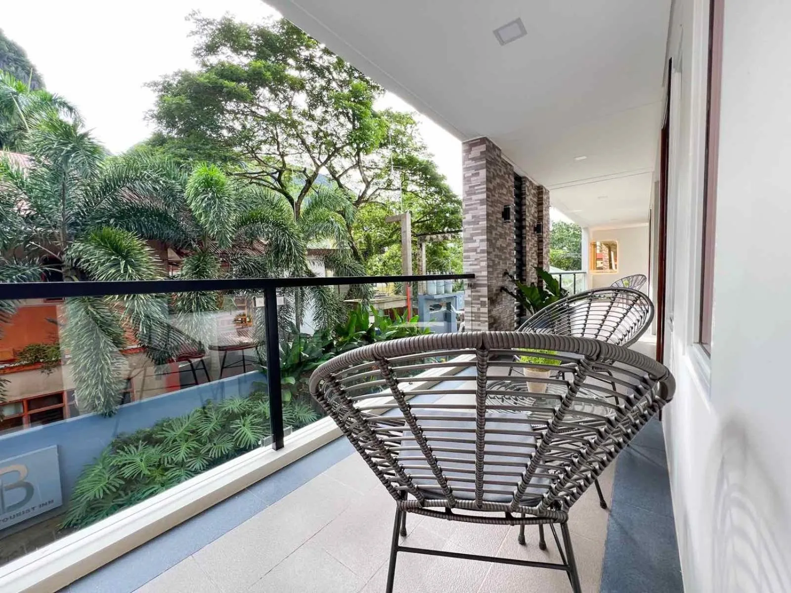 Balcony/Terrace in Bill Tourist Inn