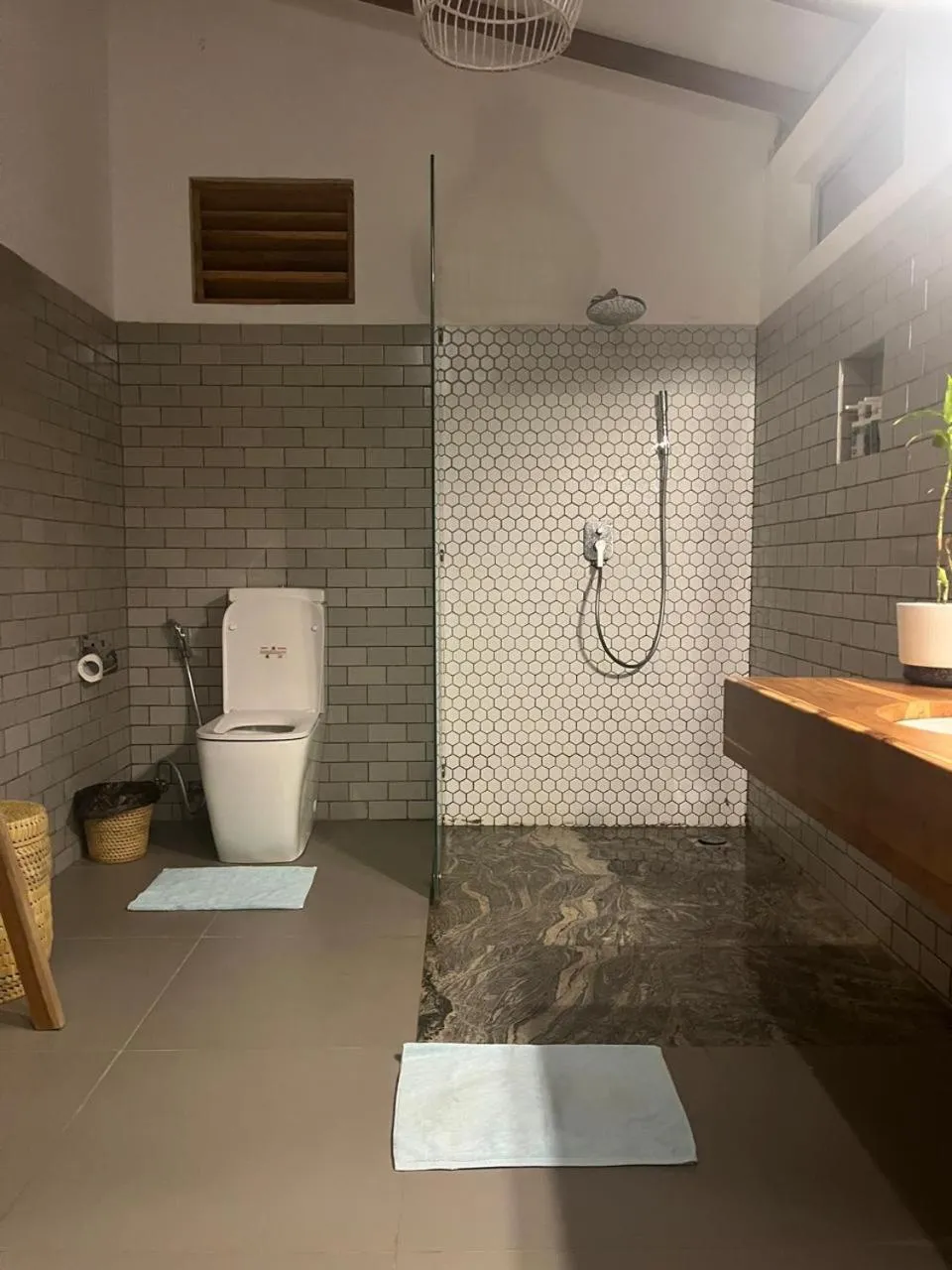 Bathroom in C Beyond Nilaveli