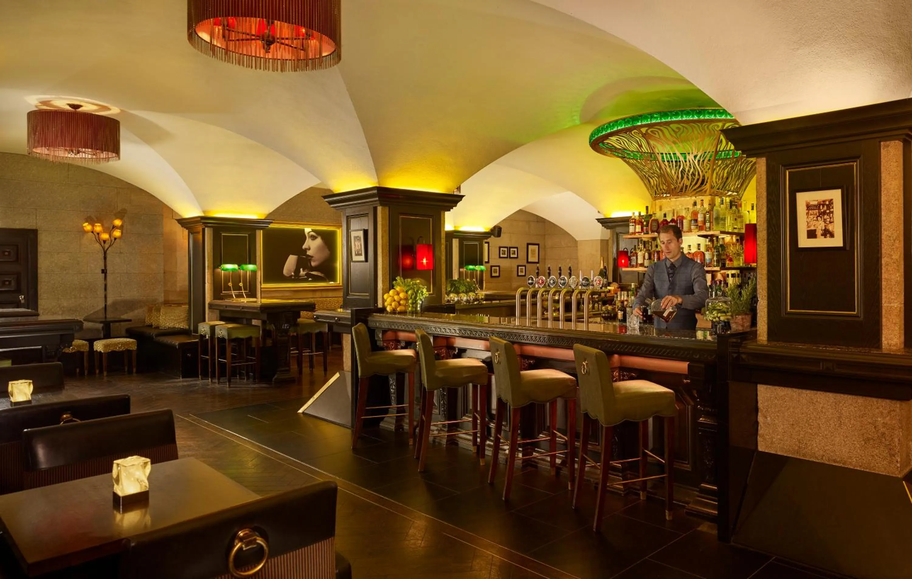 Restaurant/places to eat in The College Green Dublin Hotel, Autograph Collection