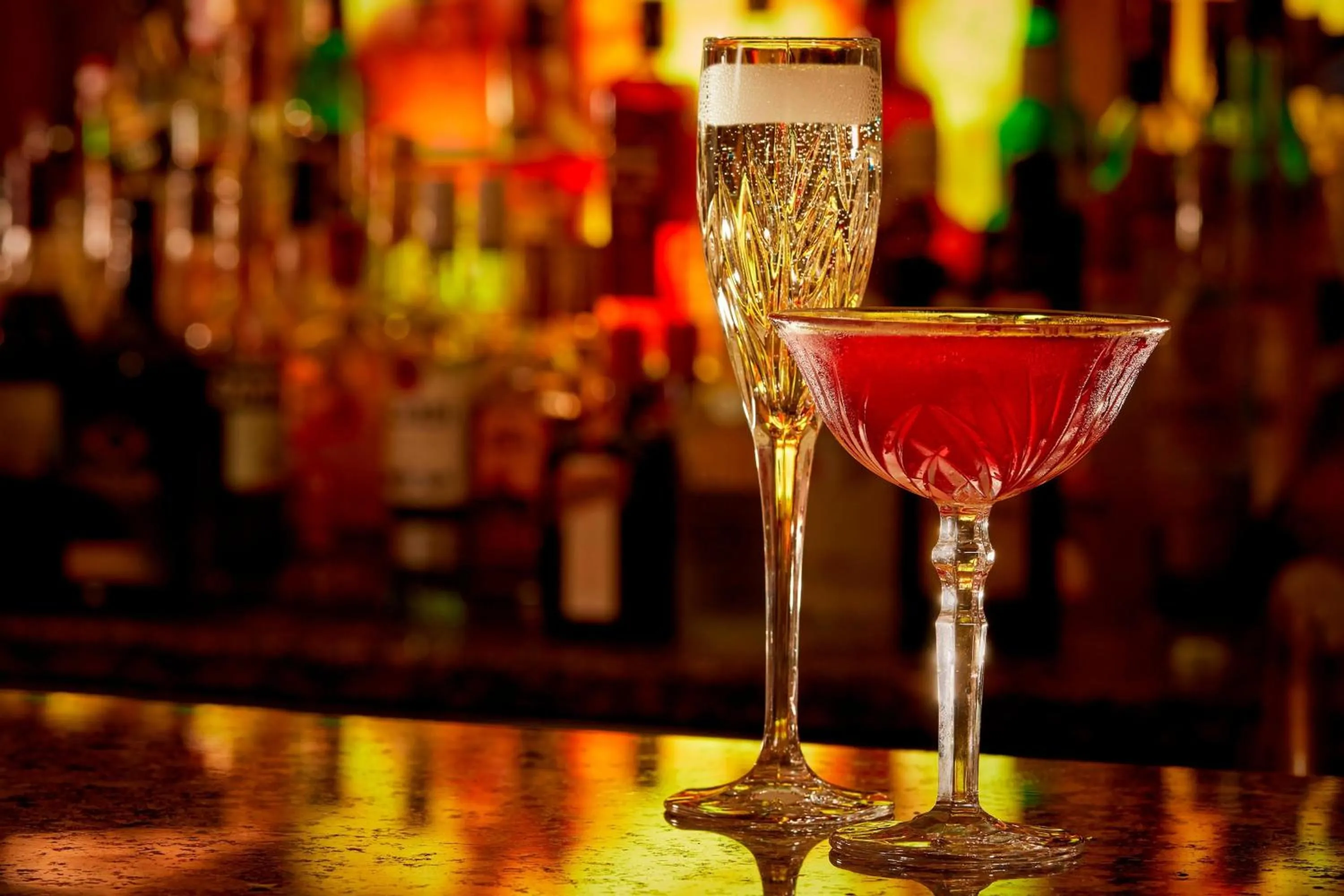 Lounge or bar in The College Green Dublin Hotel, Autograph Collection