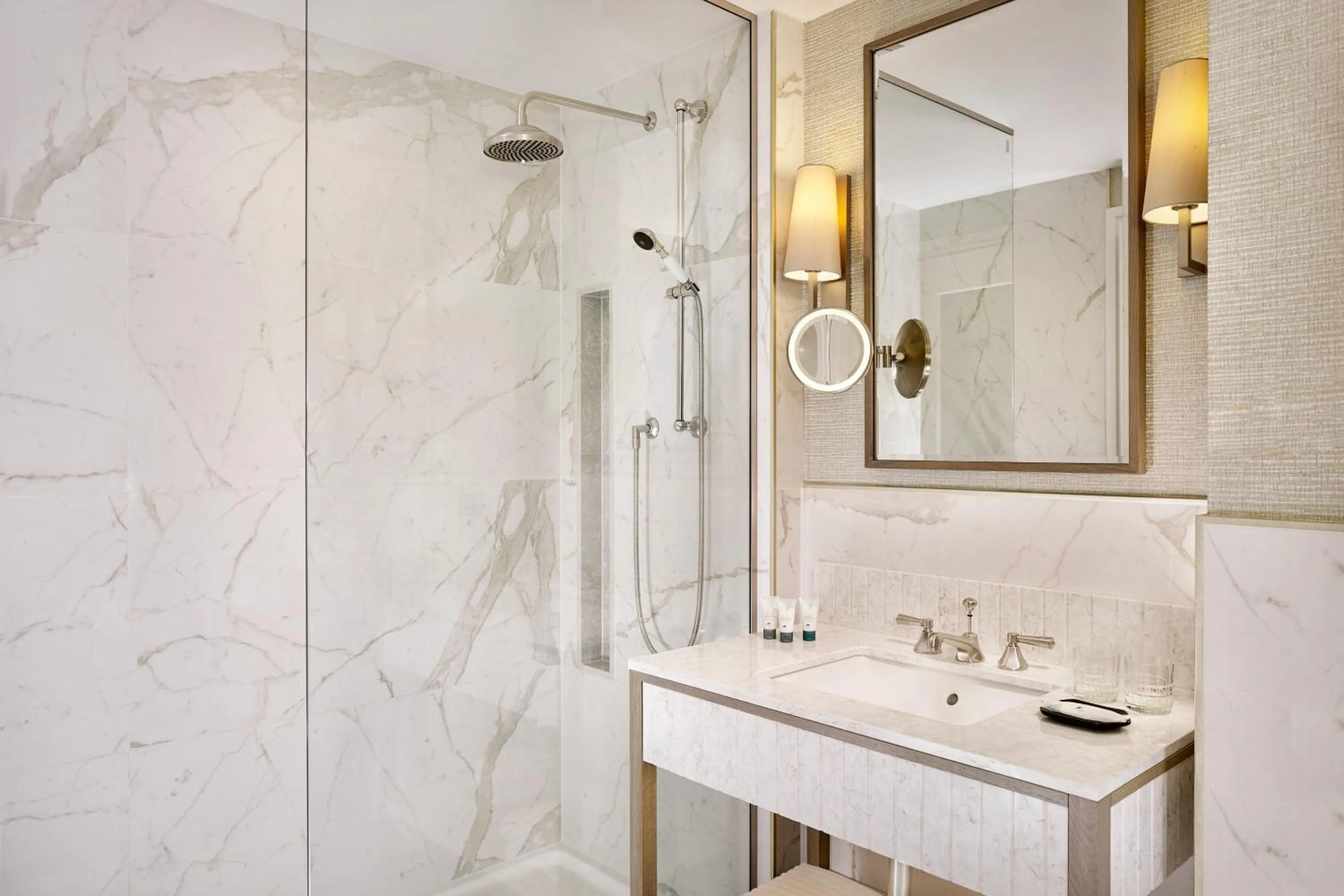 Bathroom in The College Green Dublin Hotel, Autograph Collection