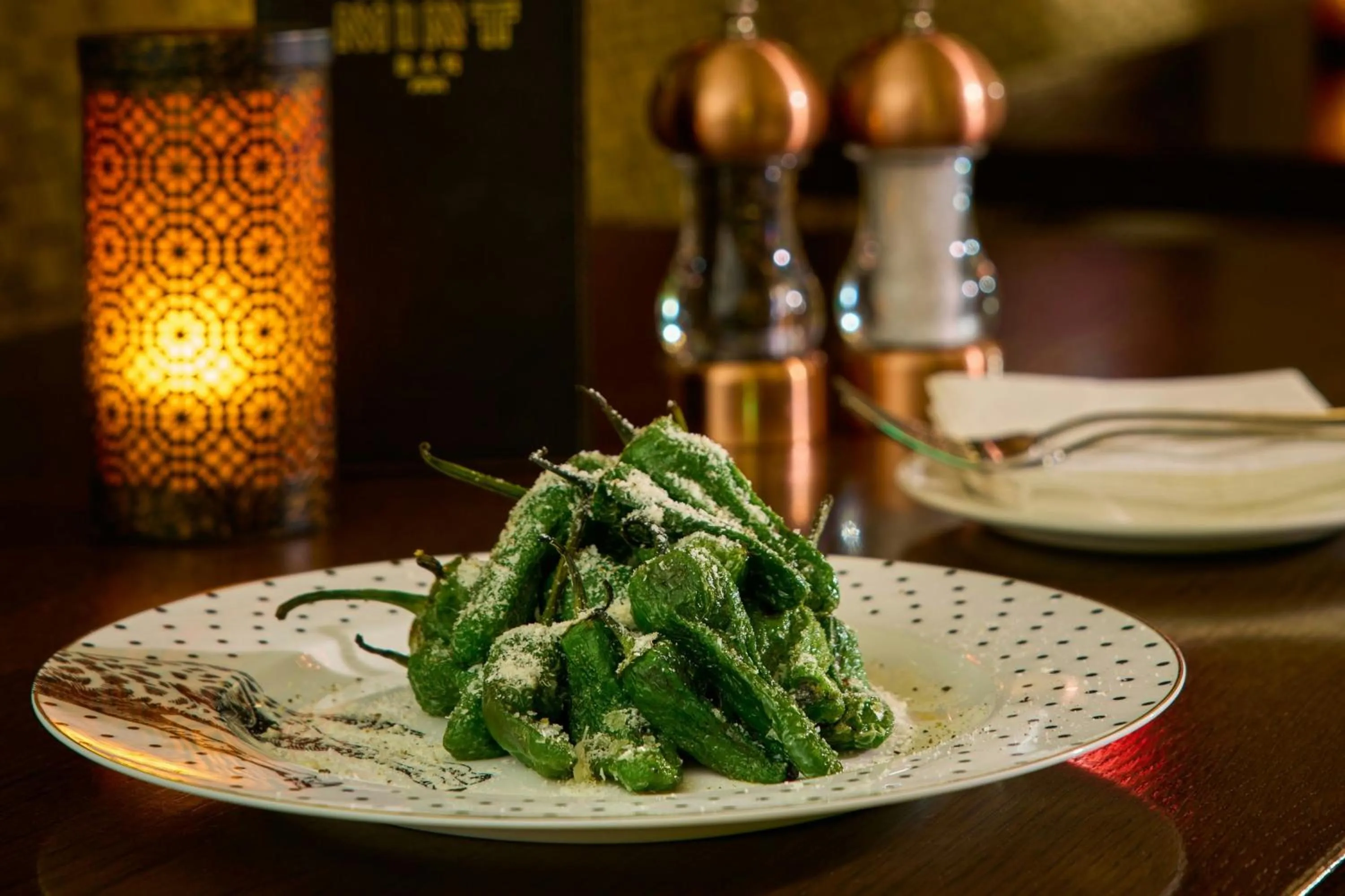 Lounge or bar in The College Green Dublin Hotel, Autograph Collection