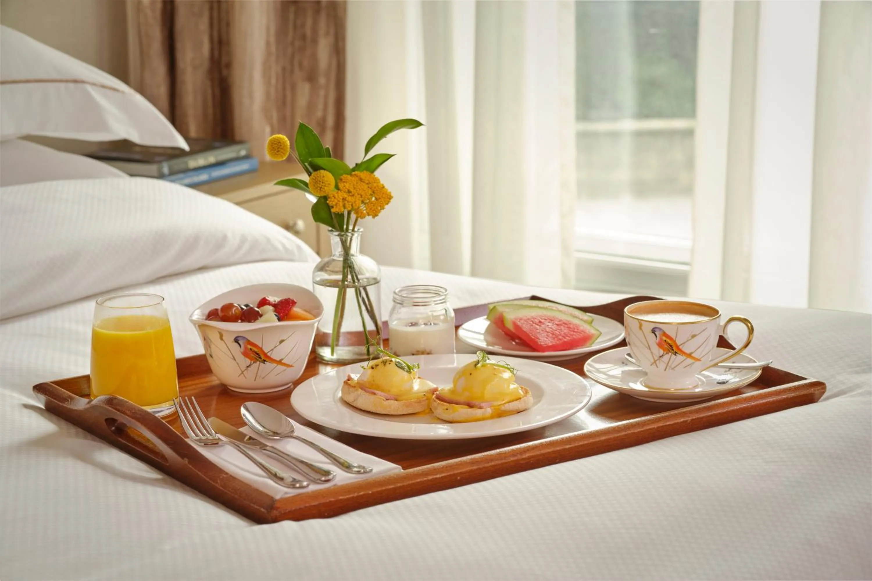 Breakfast, Bed in The College Green Dublin Hotel, Autograph Collection
