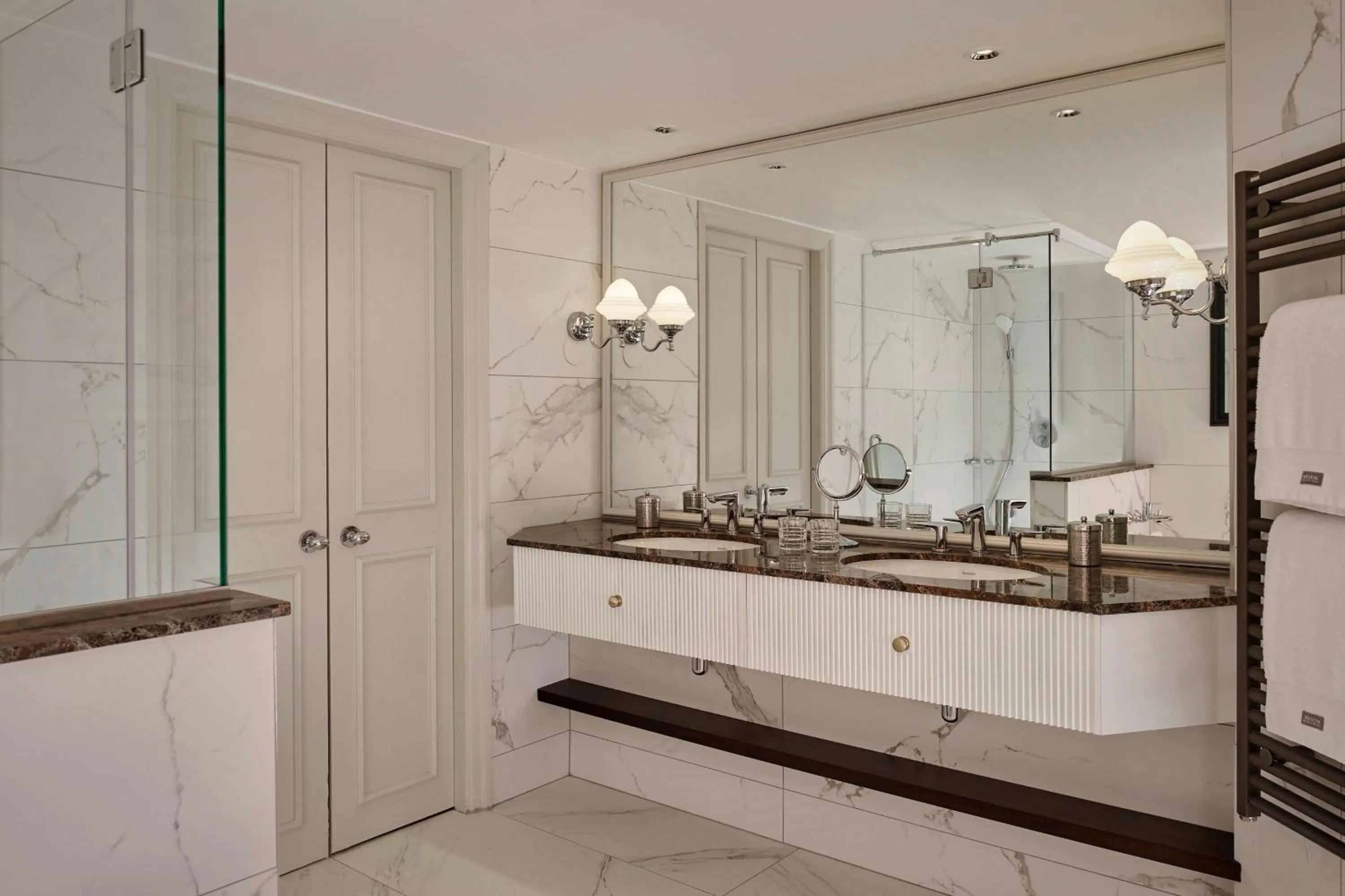 Bathroom in The College Green Dublin Hotel, Autograph Collection