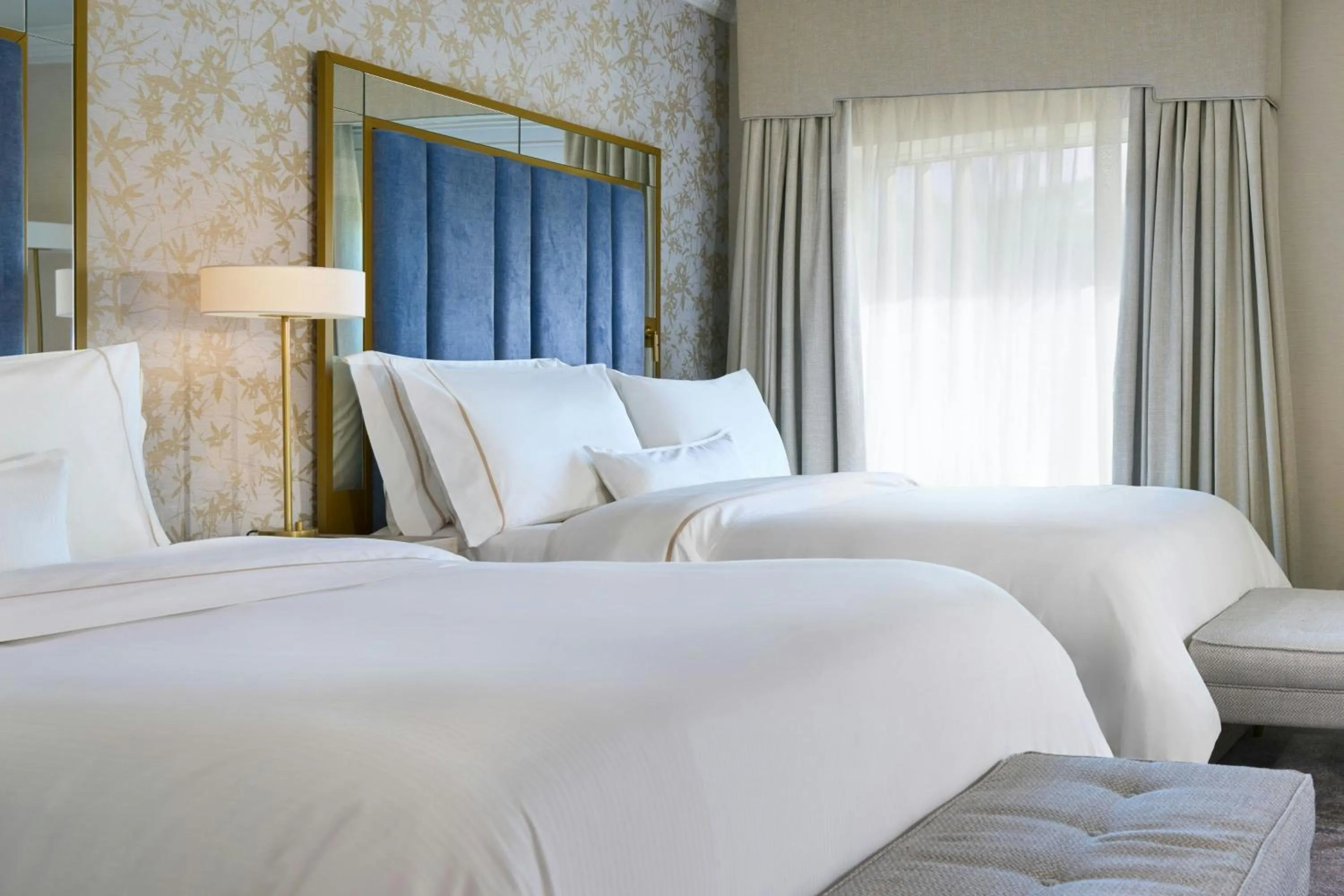 Photo of the whole room, Bed in The College Green Dublin Hotel, Autograph Collection