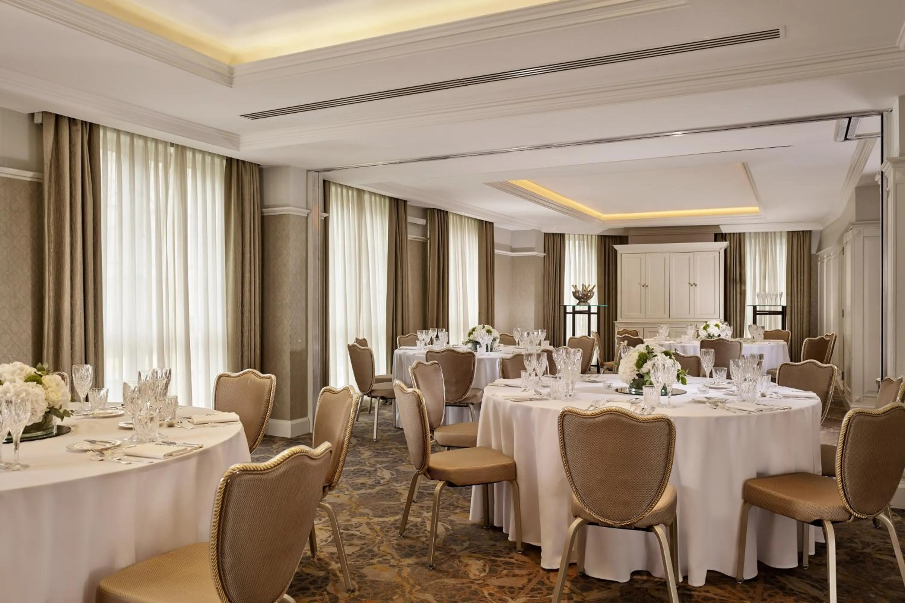 Meeting/conference room in The College Green Dublin Hotel, Autograph Collection