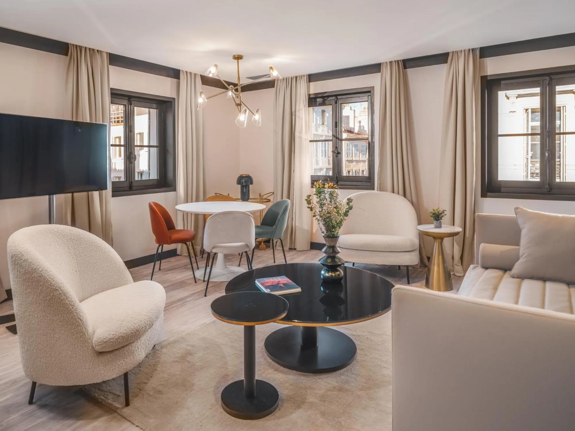 Living room in Maisons du Monde Hôtel & Suites - Marseille Vieux Port