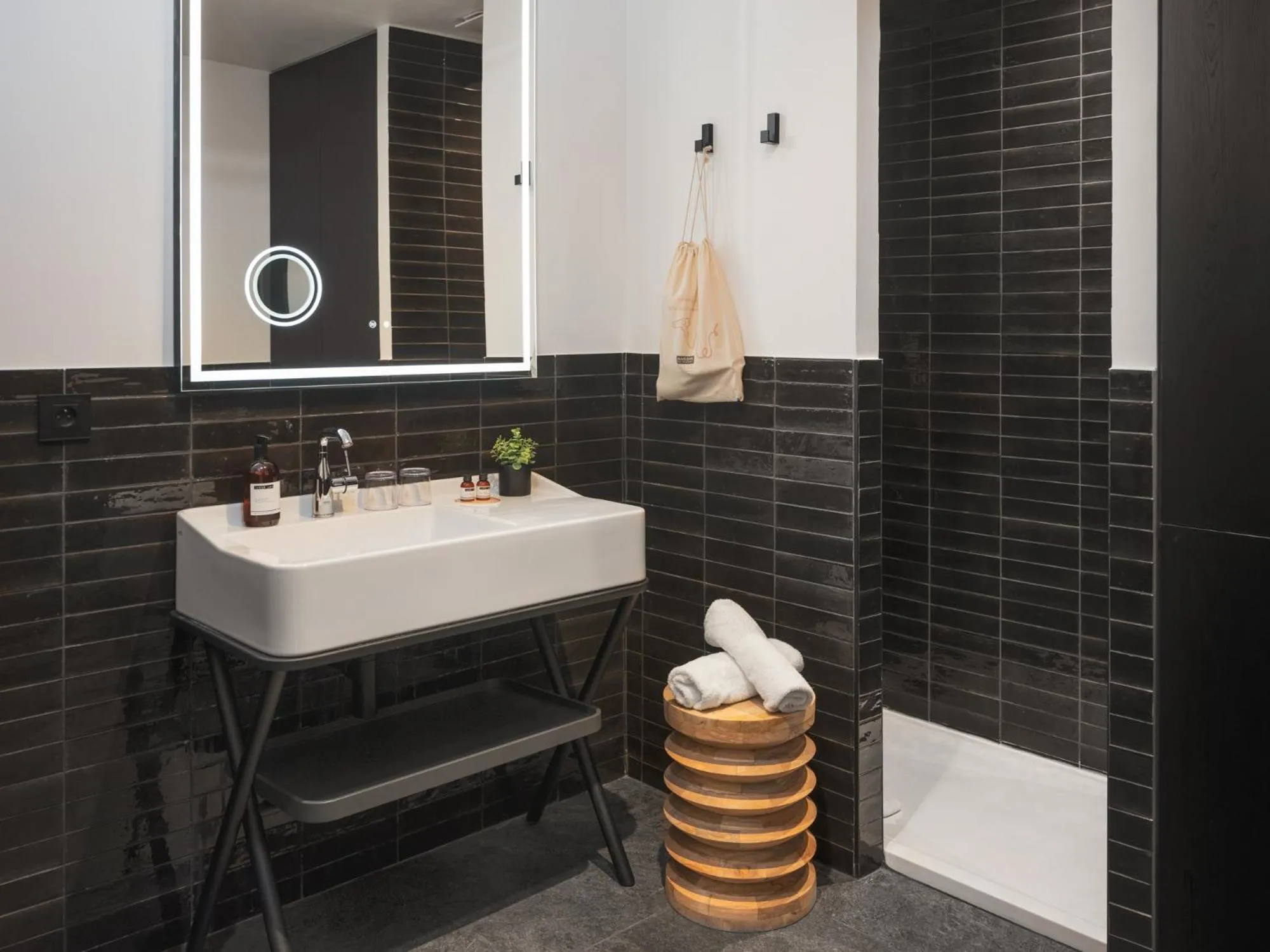 Bathroom in Maisons du Monde Hôtel & Suites - Marseille Vieux Port