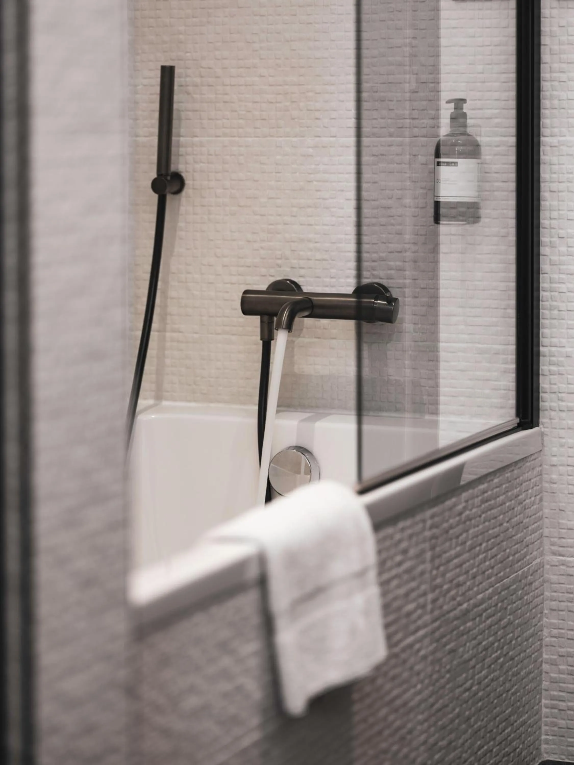 Bathroom in Maisons du Monde Hôtel & Suites - Marseille Vieux Port