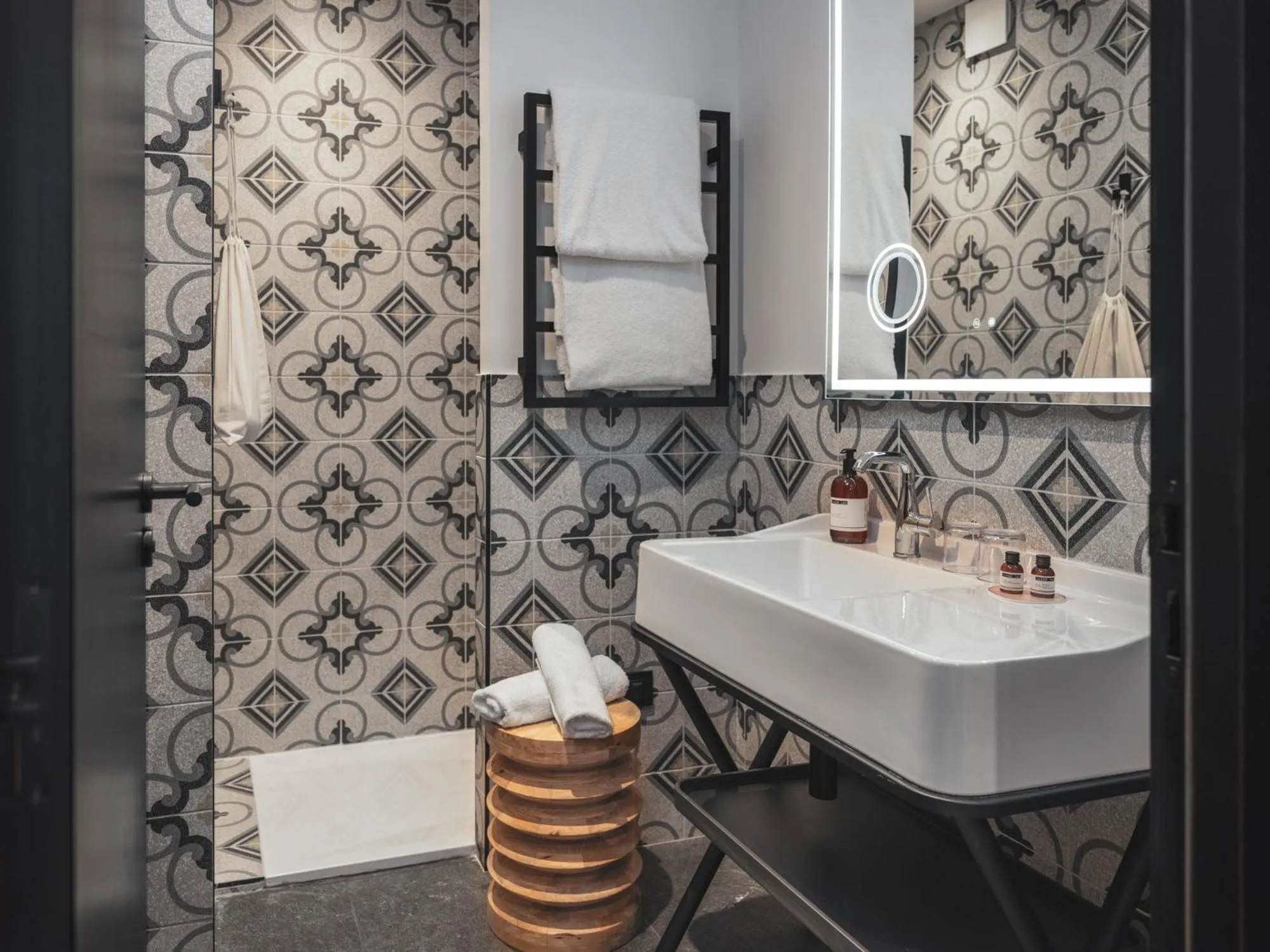 Bathroom in Maisons du Monde Hôtel & Suites - Marseille Vieux Port