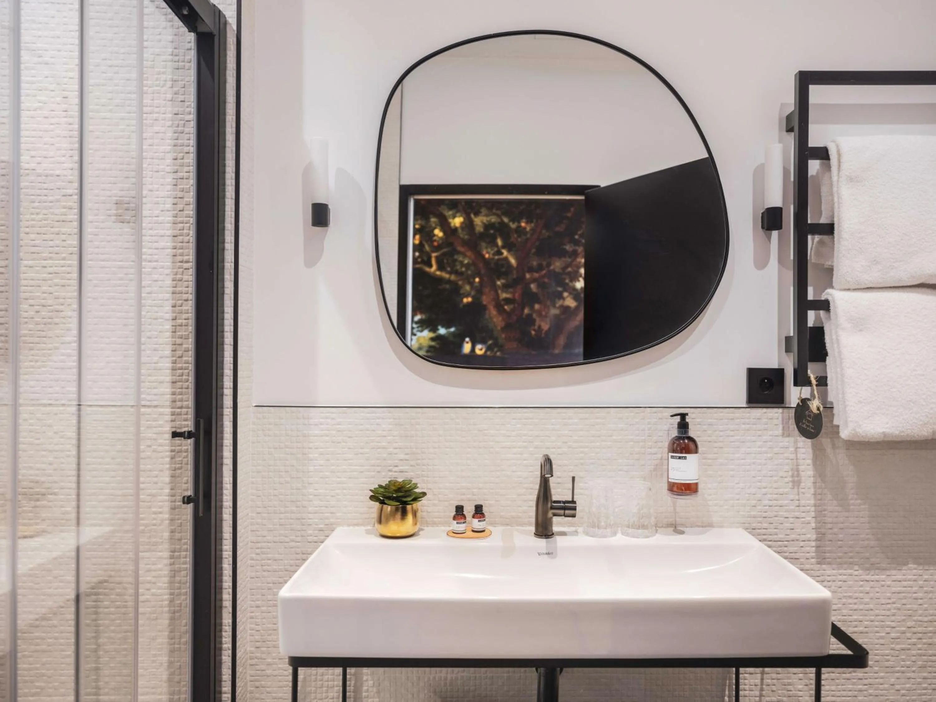 Bathroom in Maisons du Monde Hôtel & Suites - Marseille Vieux Port