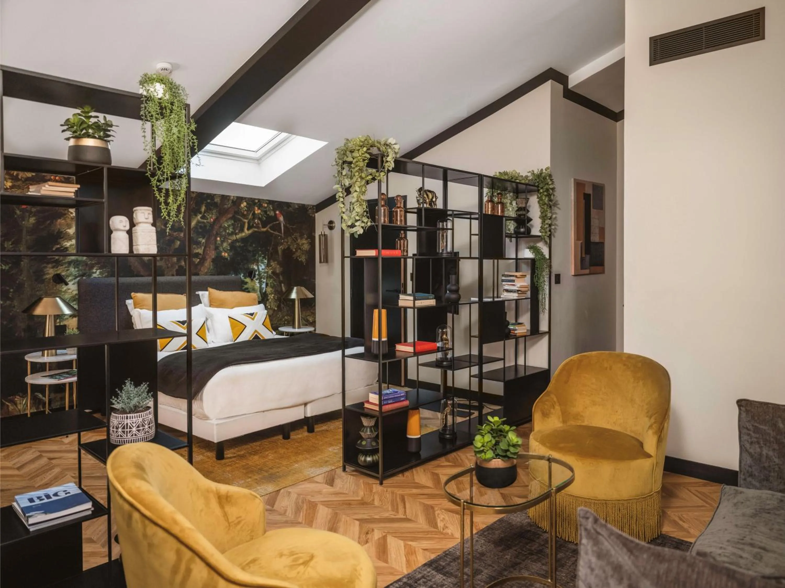 Photo of the whole room, Bed in Maisons du Monde Hôtel & Suites - Marseille Vieux Port