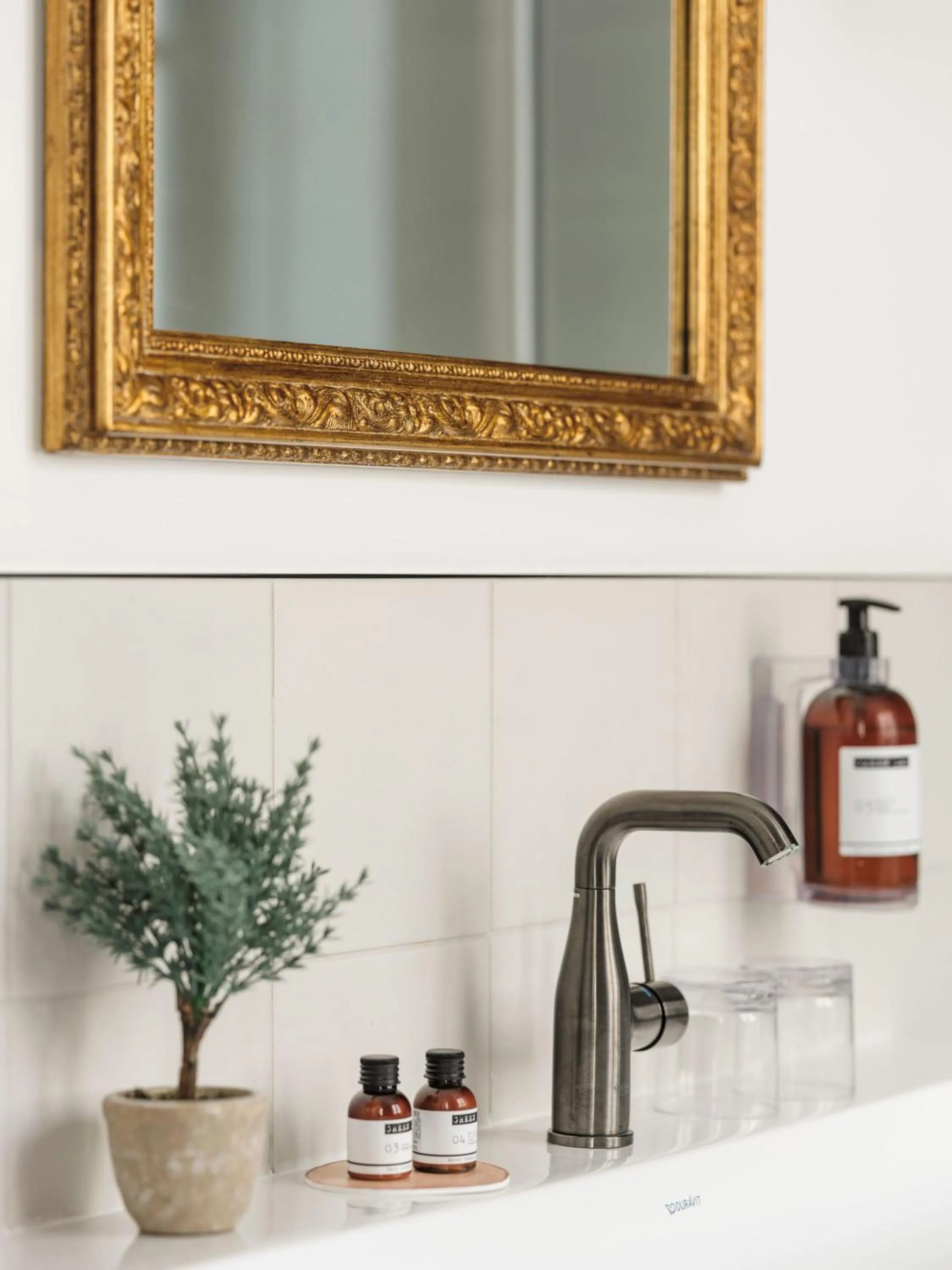 Bathroom in Maisons du Monde Hôtel & Suites - Marseille Vieux Port