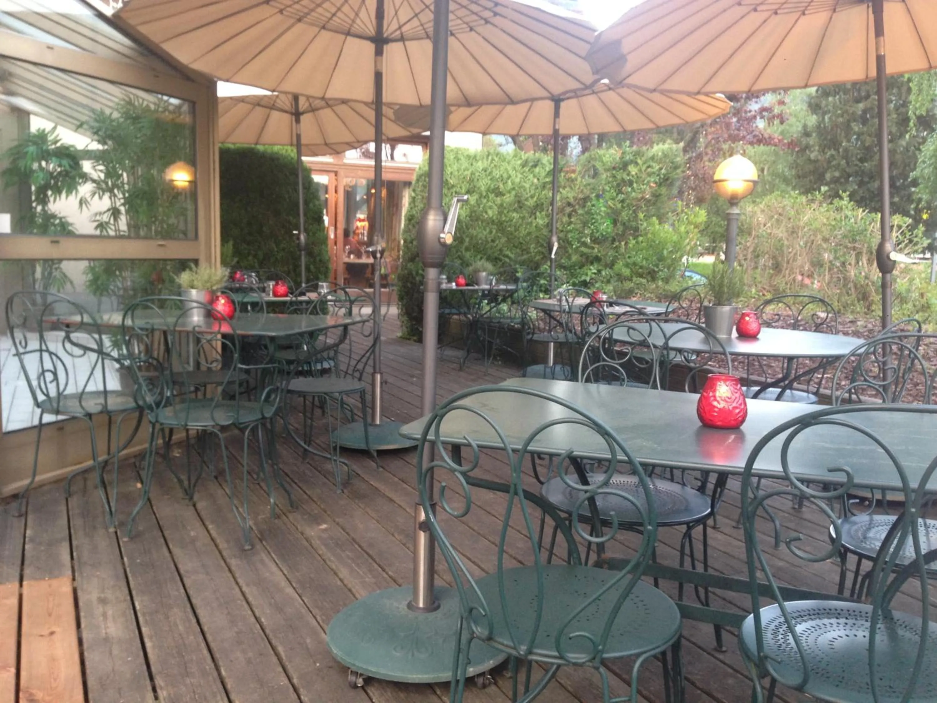 Patio in Hôtel Restaurant La Tourmaline