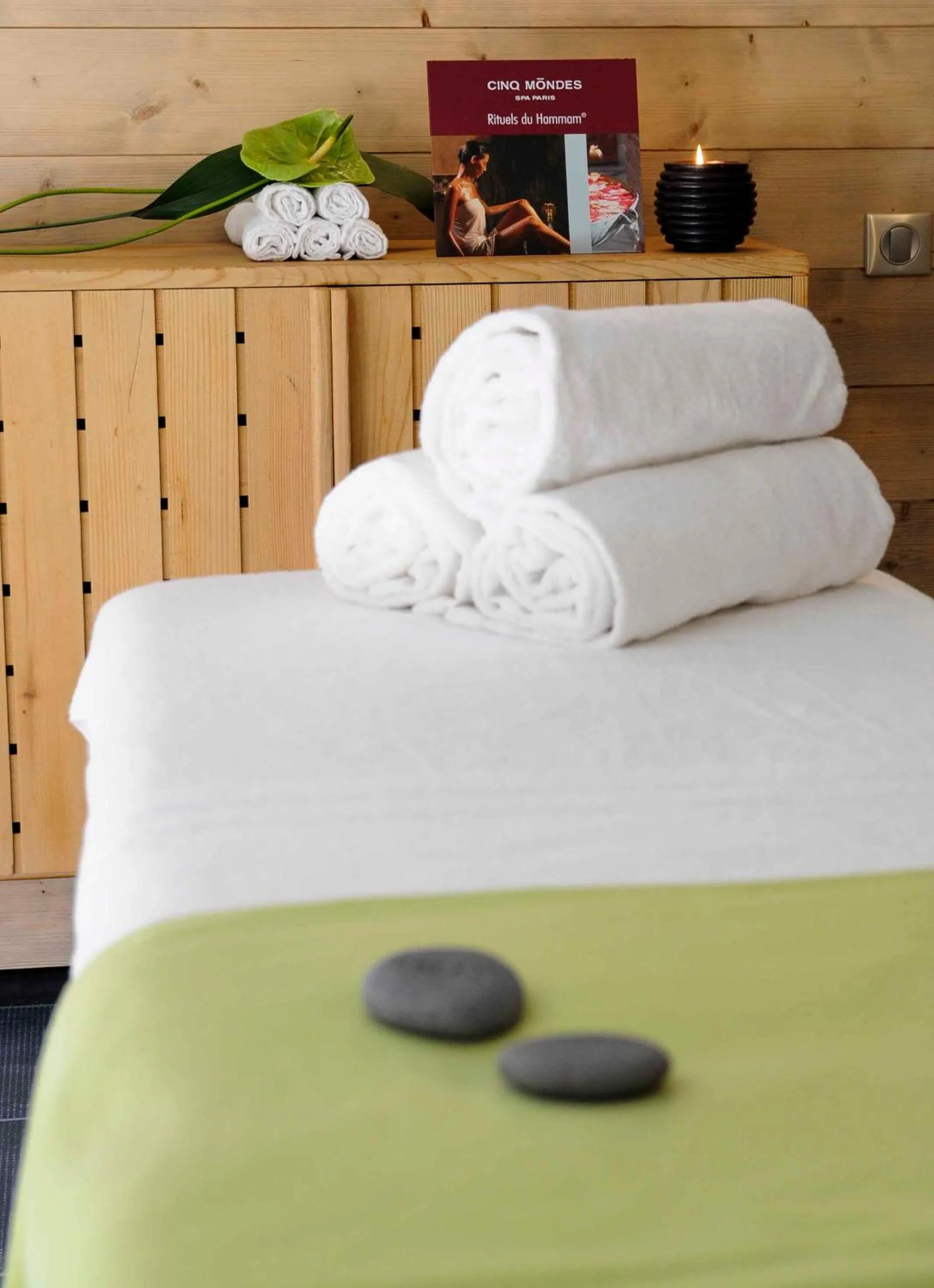 Spa and wellness centre/facilities, Bed in Hôtel Restaurant La Tourmaline