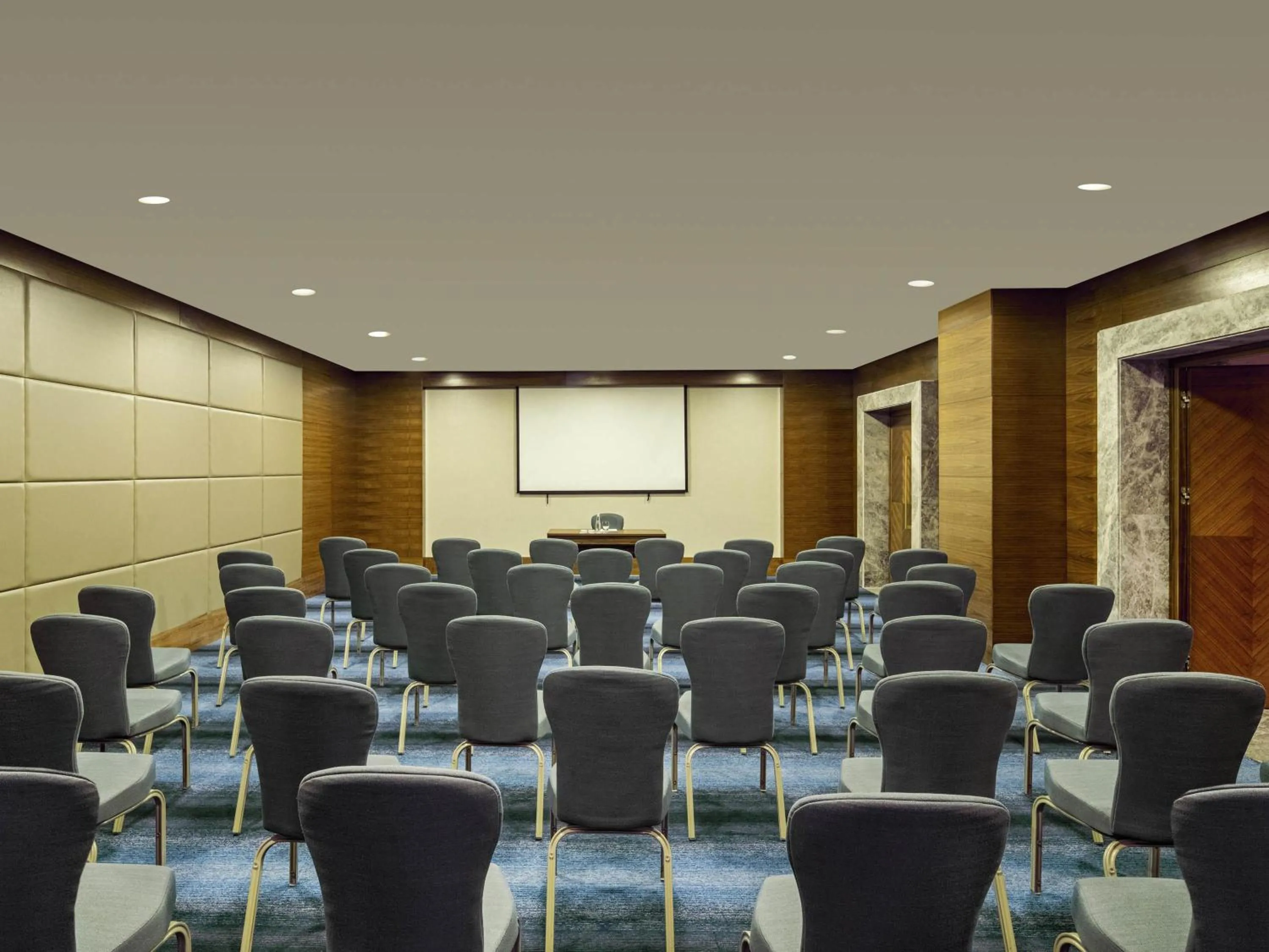 Meeting/conference room in Mövenpick Hotel & Thermal Spa Bursa