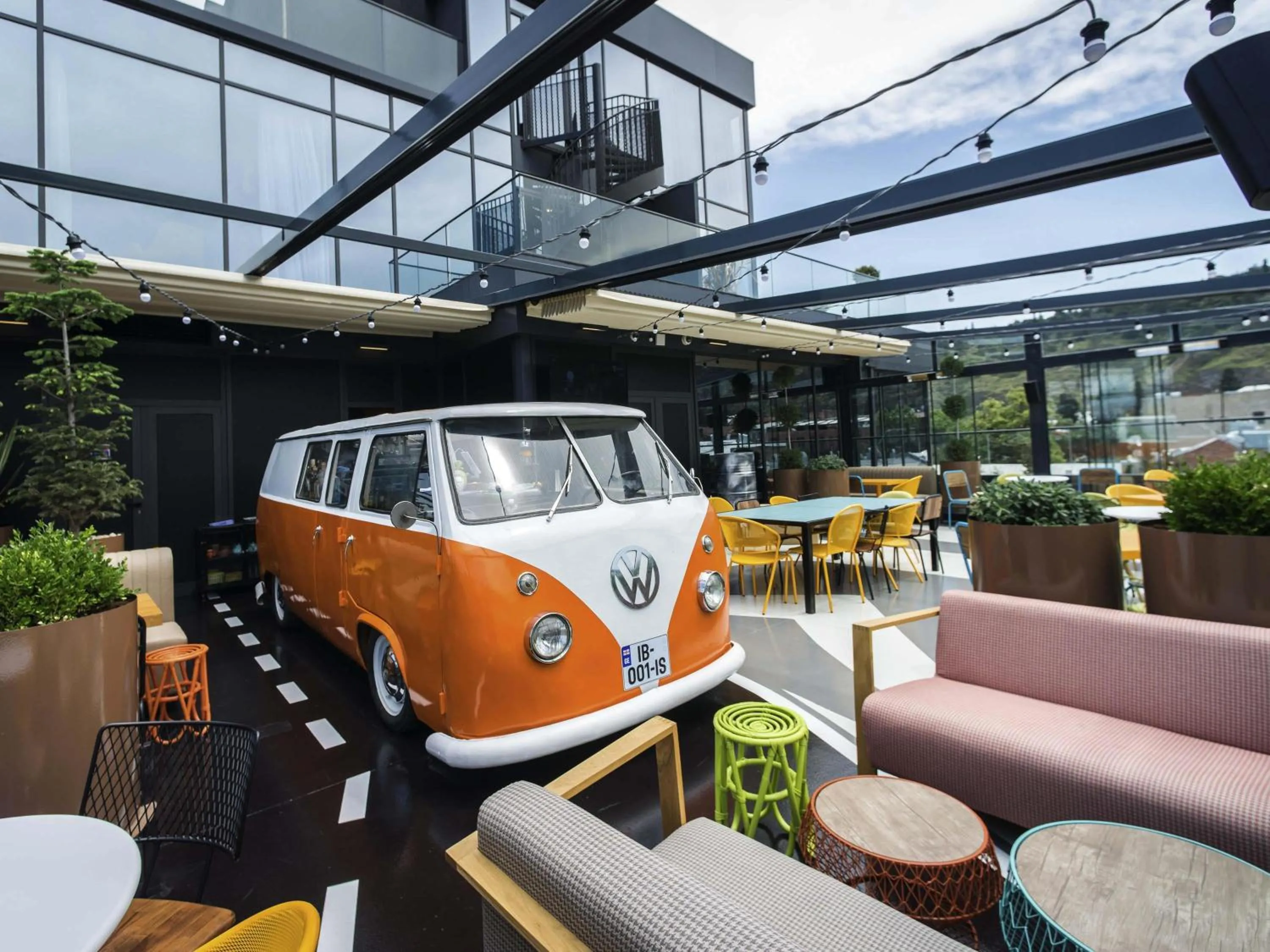 Lounge or bar in ibis Styles Tbilisi Center