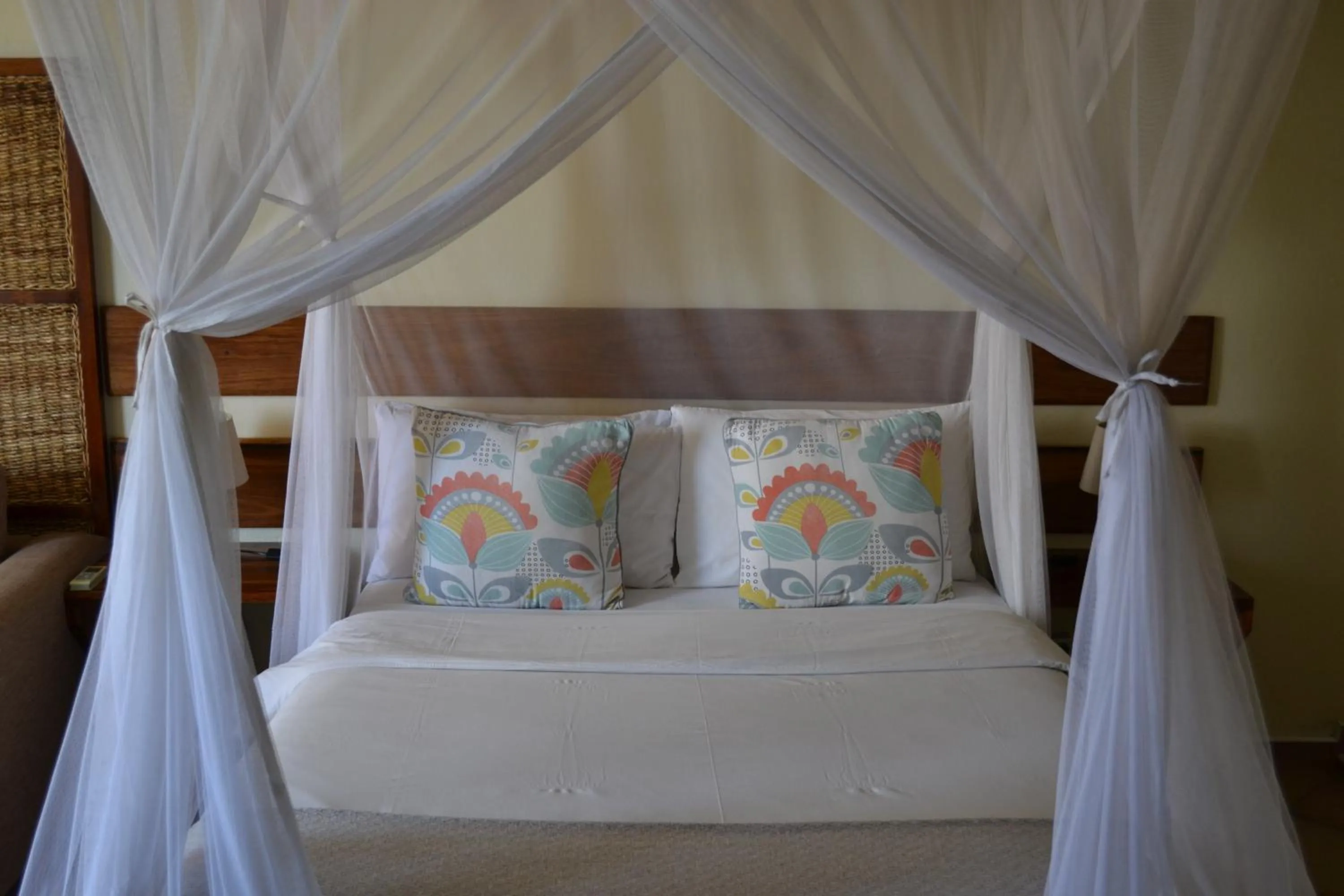 Bed in Sundown Guest House Maputo