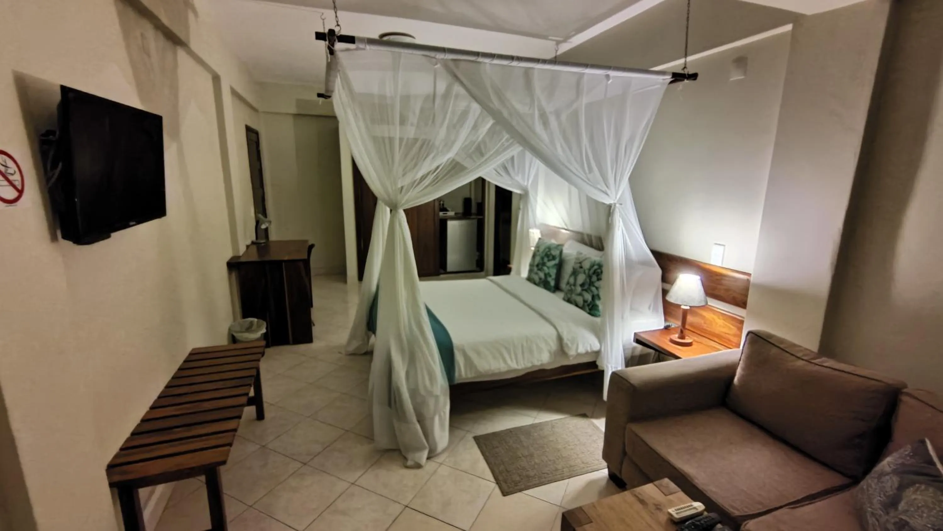 Bed in Sundown Guest House Maputo