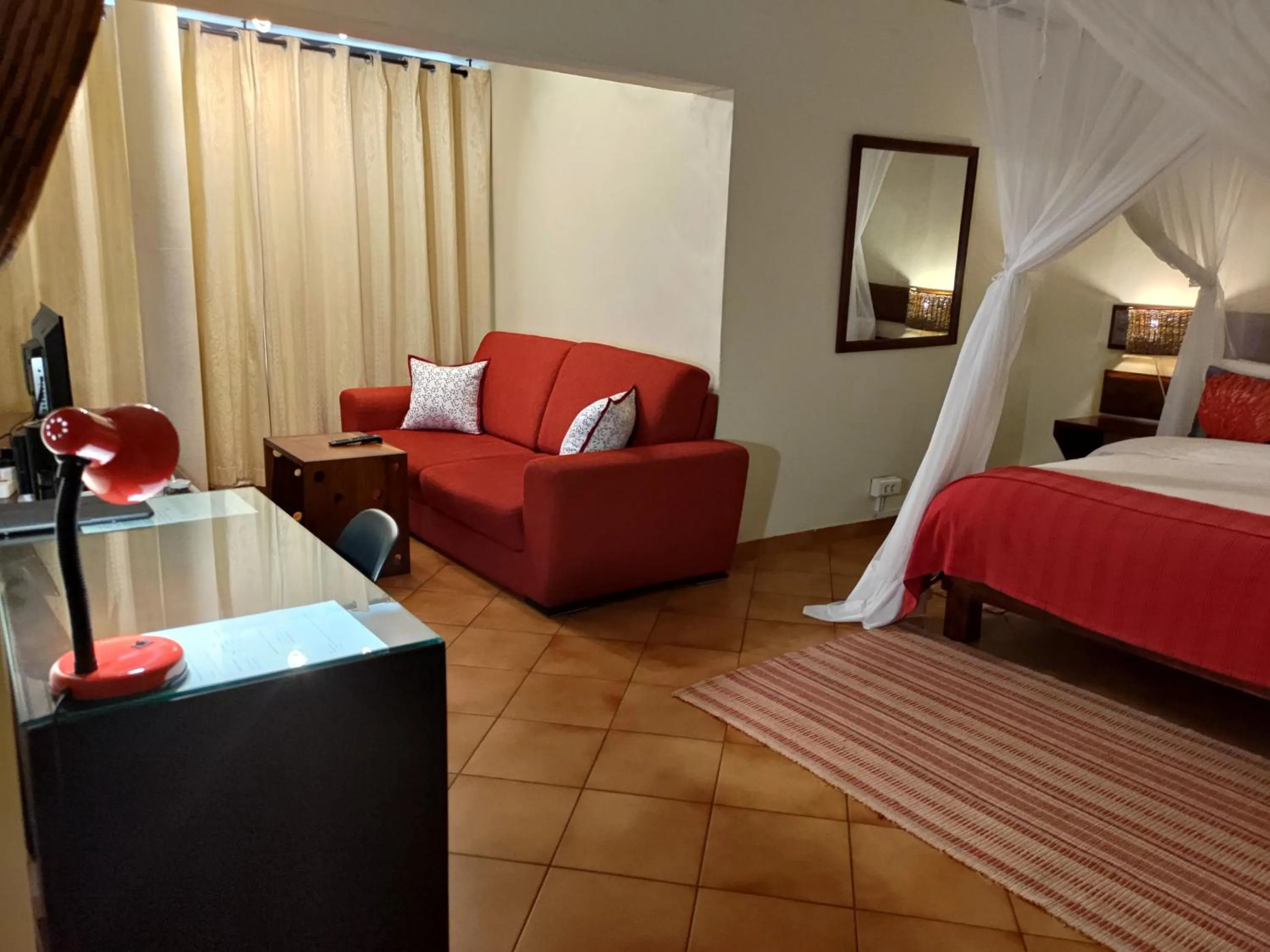 Bed in Sundown Guest House Maputo