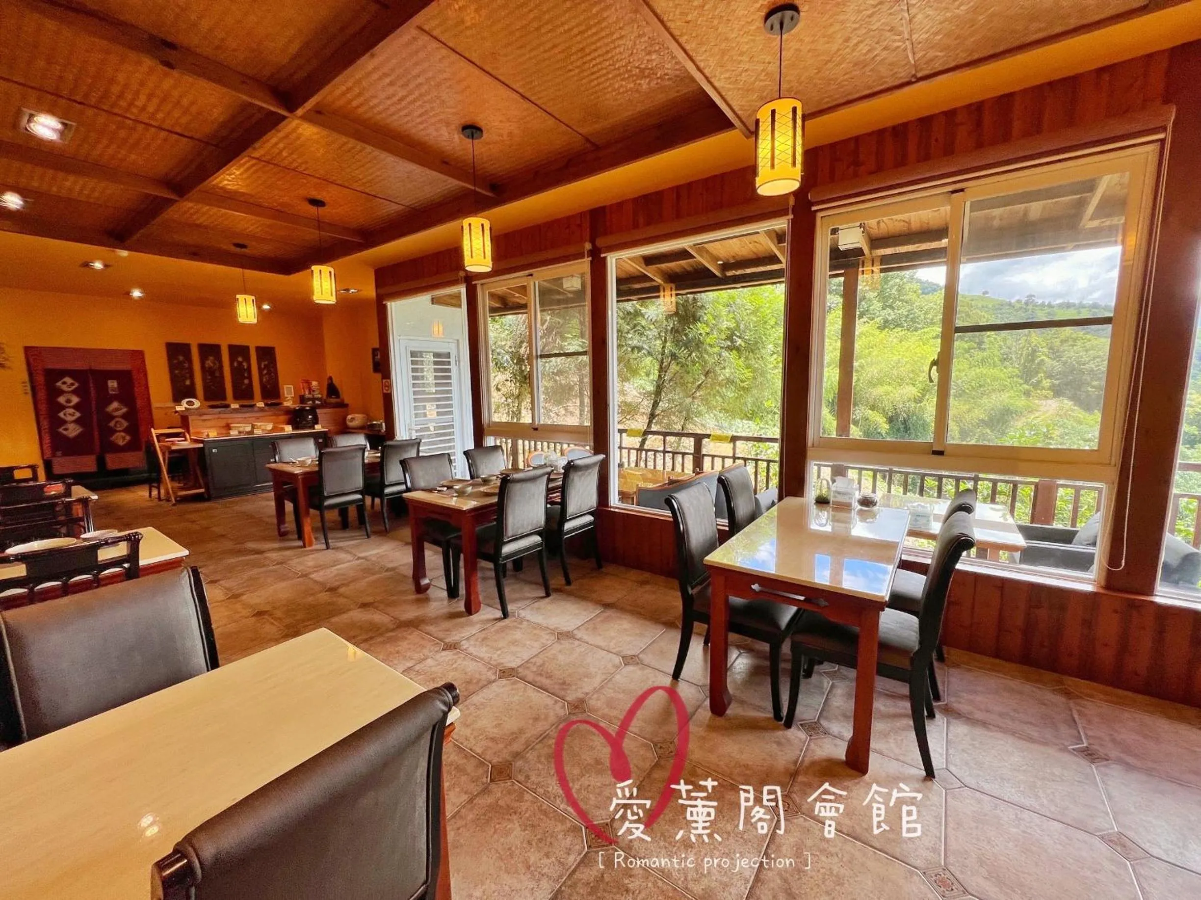 Restaurant/places to eat in I-think Resort