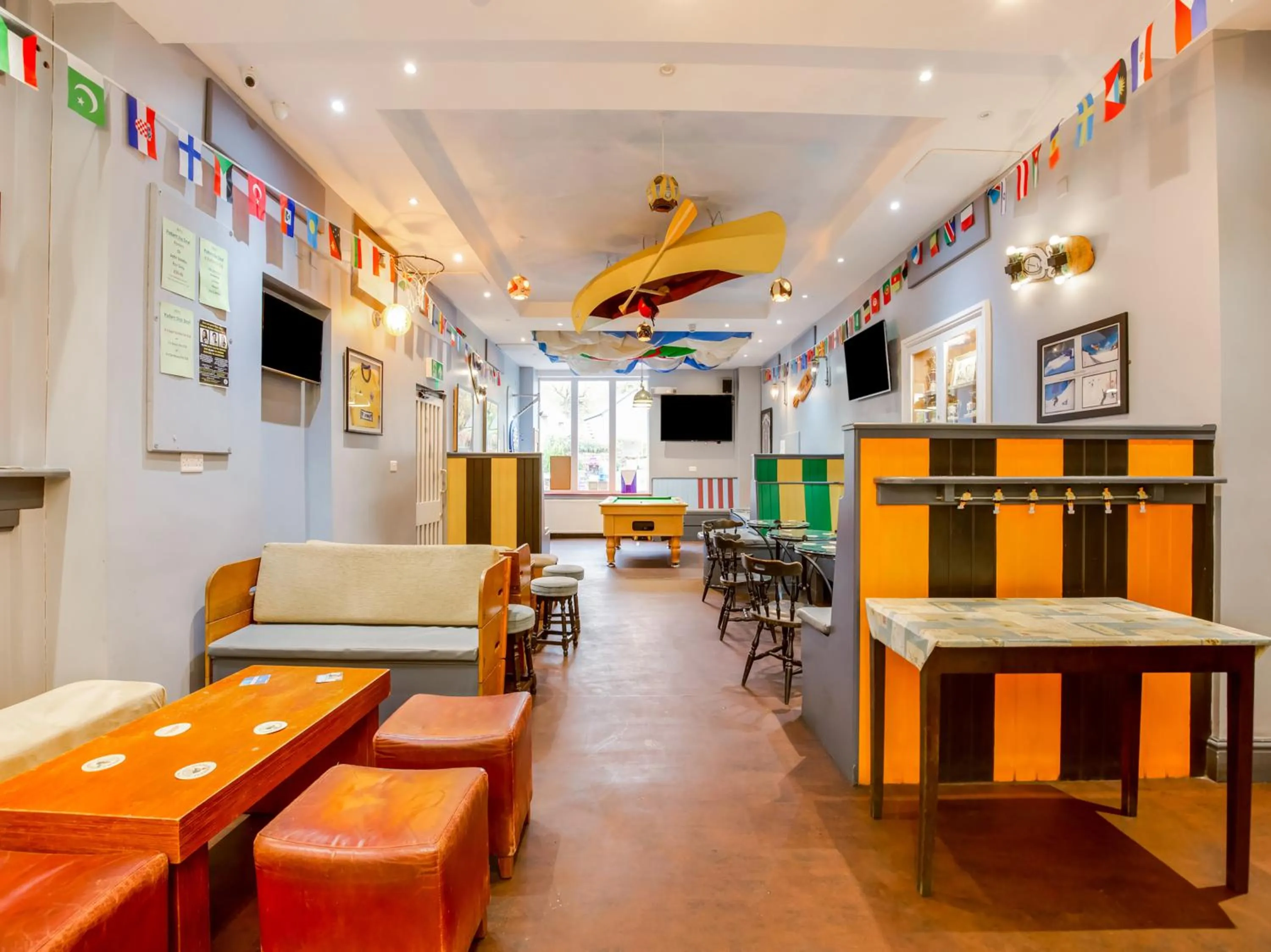 Restaurant/places to eat in Padarn Hotel