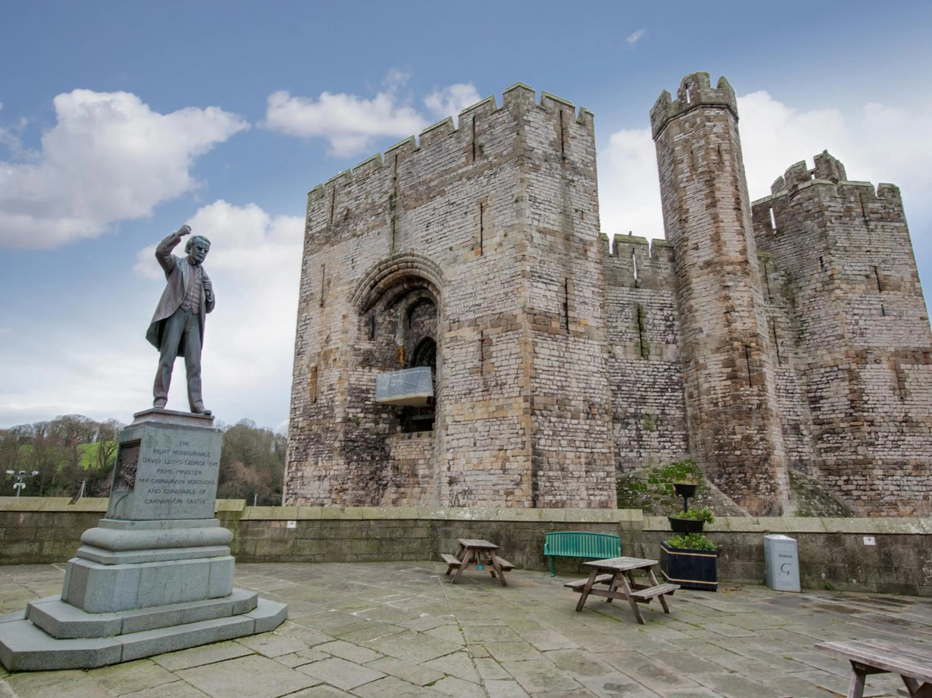 Nearby landmark in Padarn Hotel
