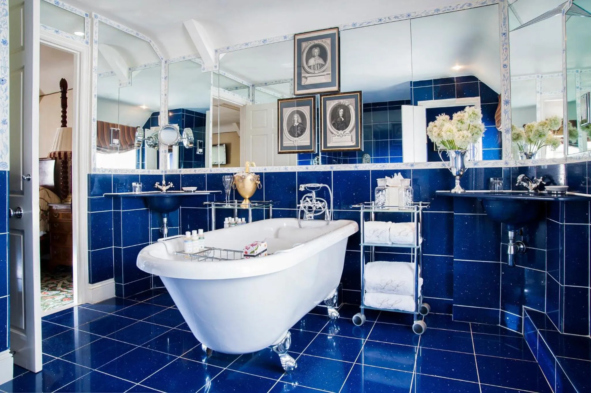 Bathroom in Summer Lodge Country House Hotel