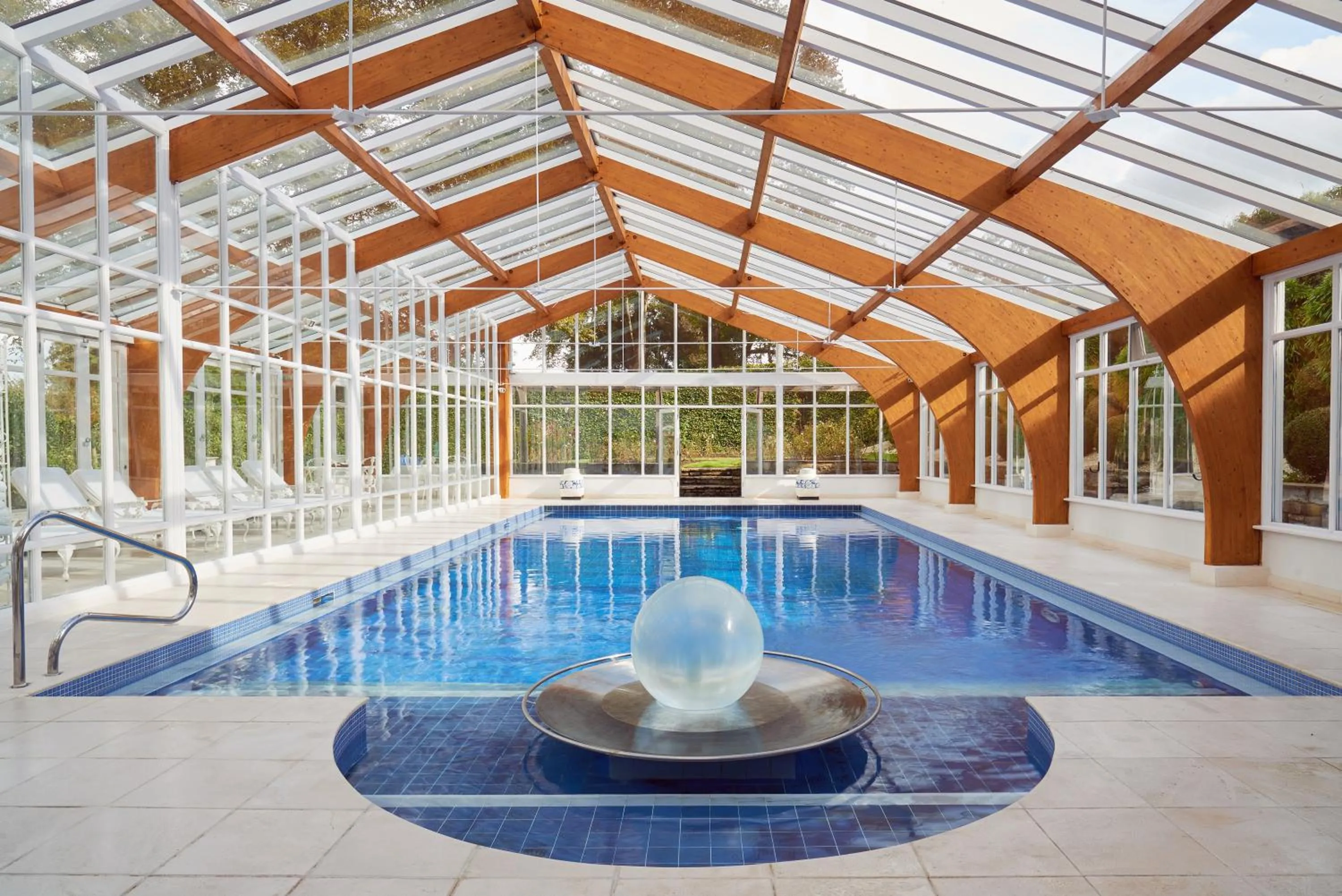 Swimming pool in Summer Lodge Country House Hotel