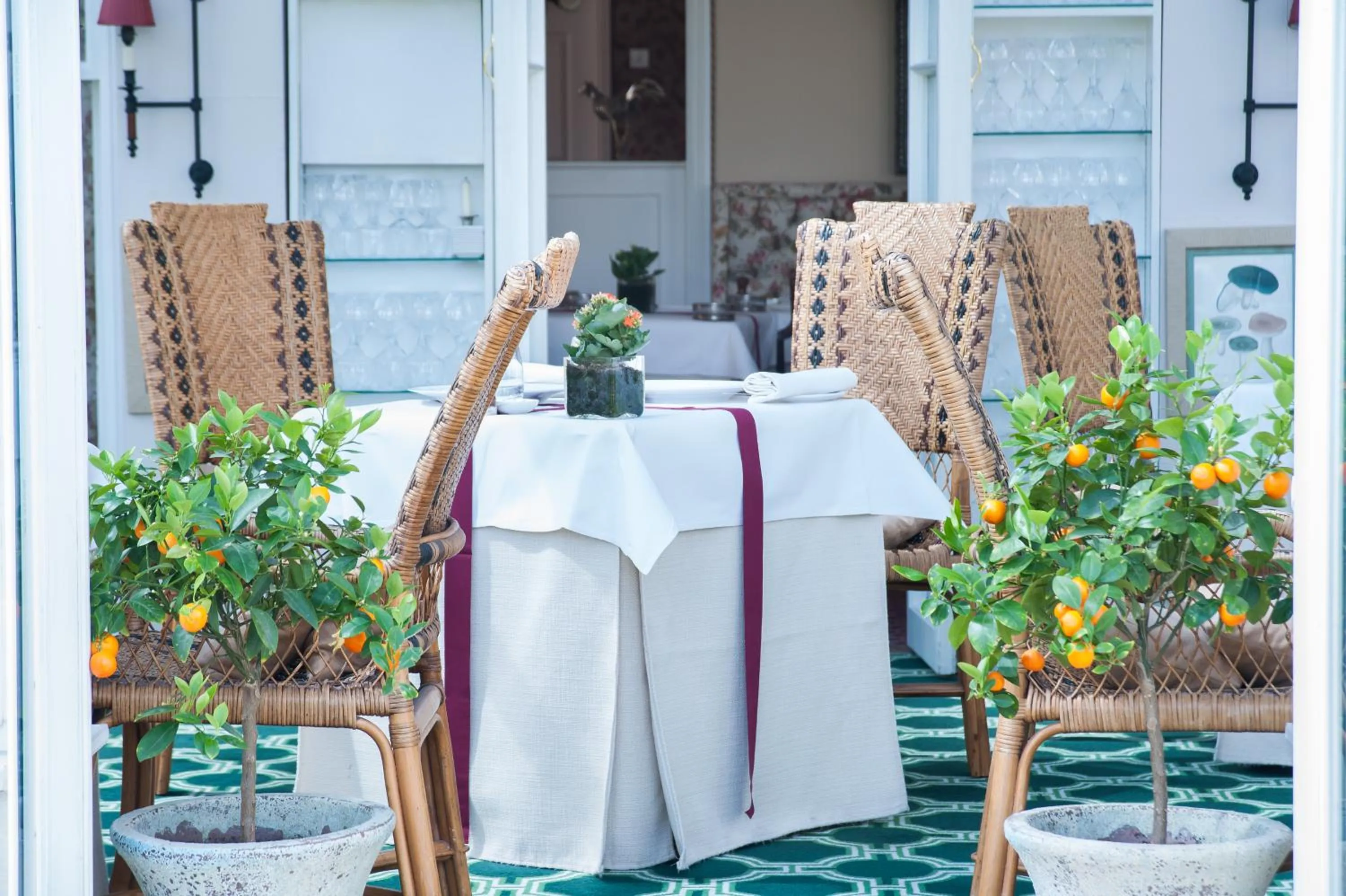 Restaurant/places to eat in Summer Lodge Country House Hotel