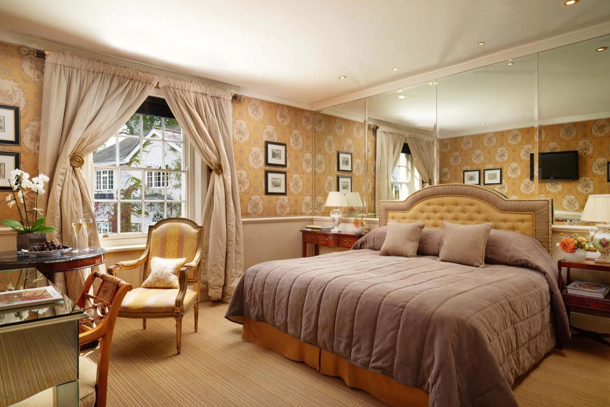 Bedroom, Bed in Summer Lodge Country House Hotel