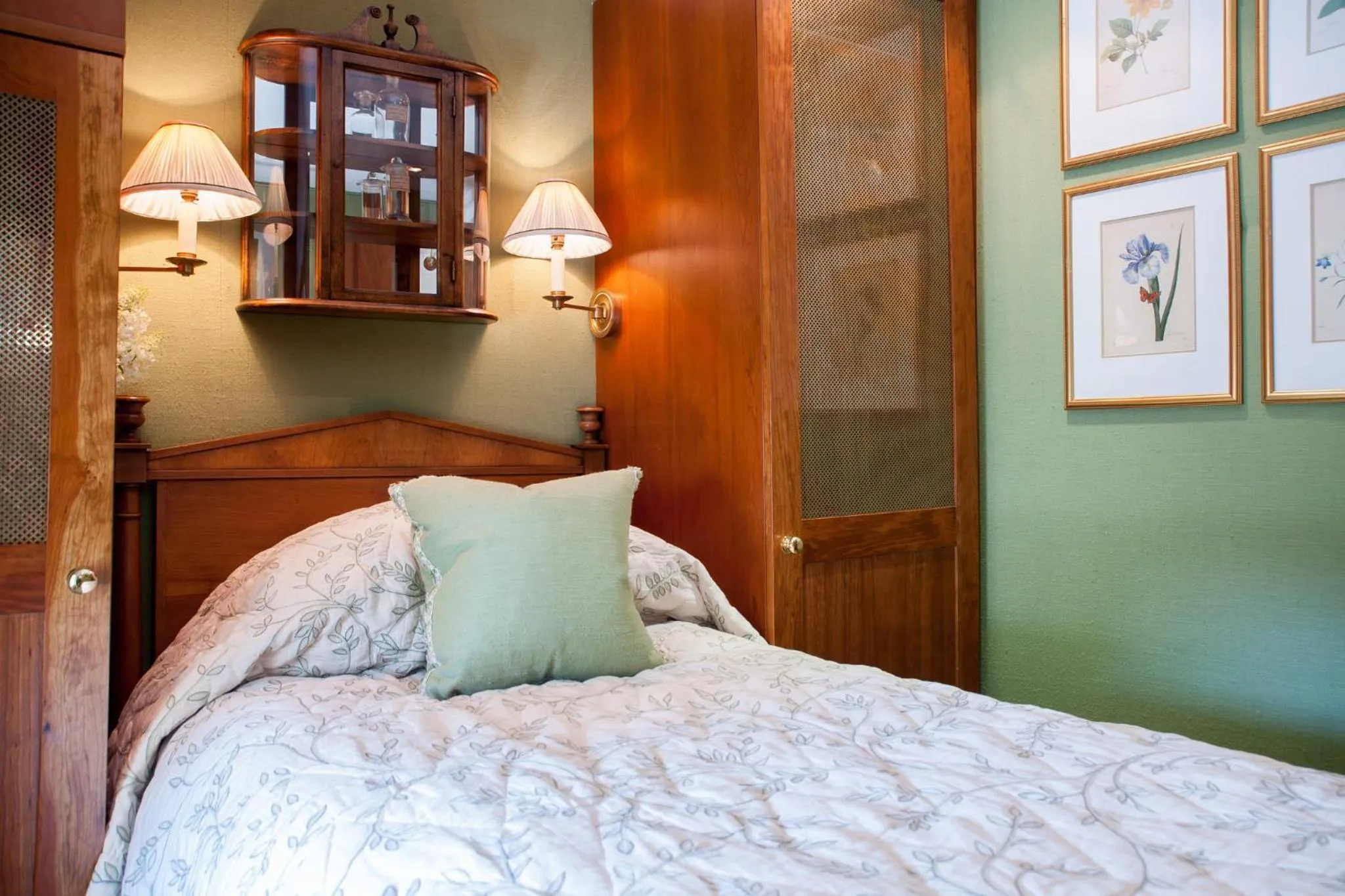 Bedroom, Bed in Summer Lodge Country House Hotel