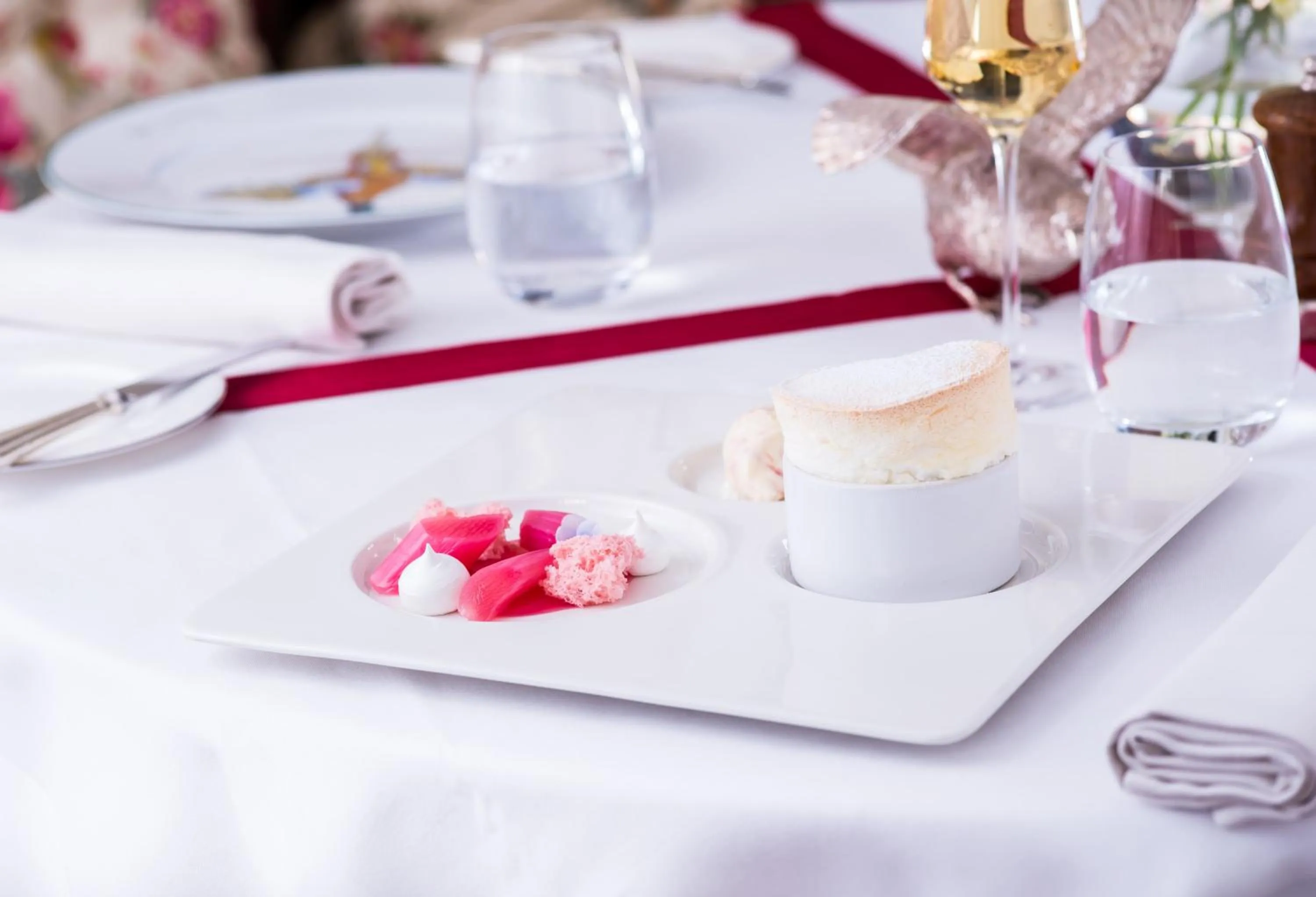 Restaurant/places to eat in Summer Lodge Country House Hotel