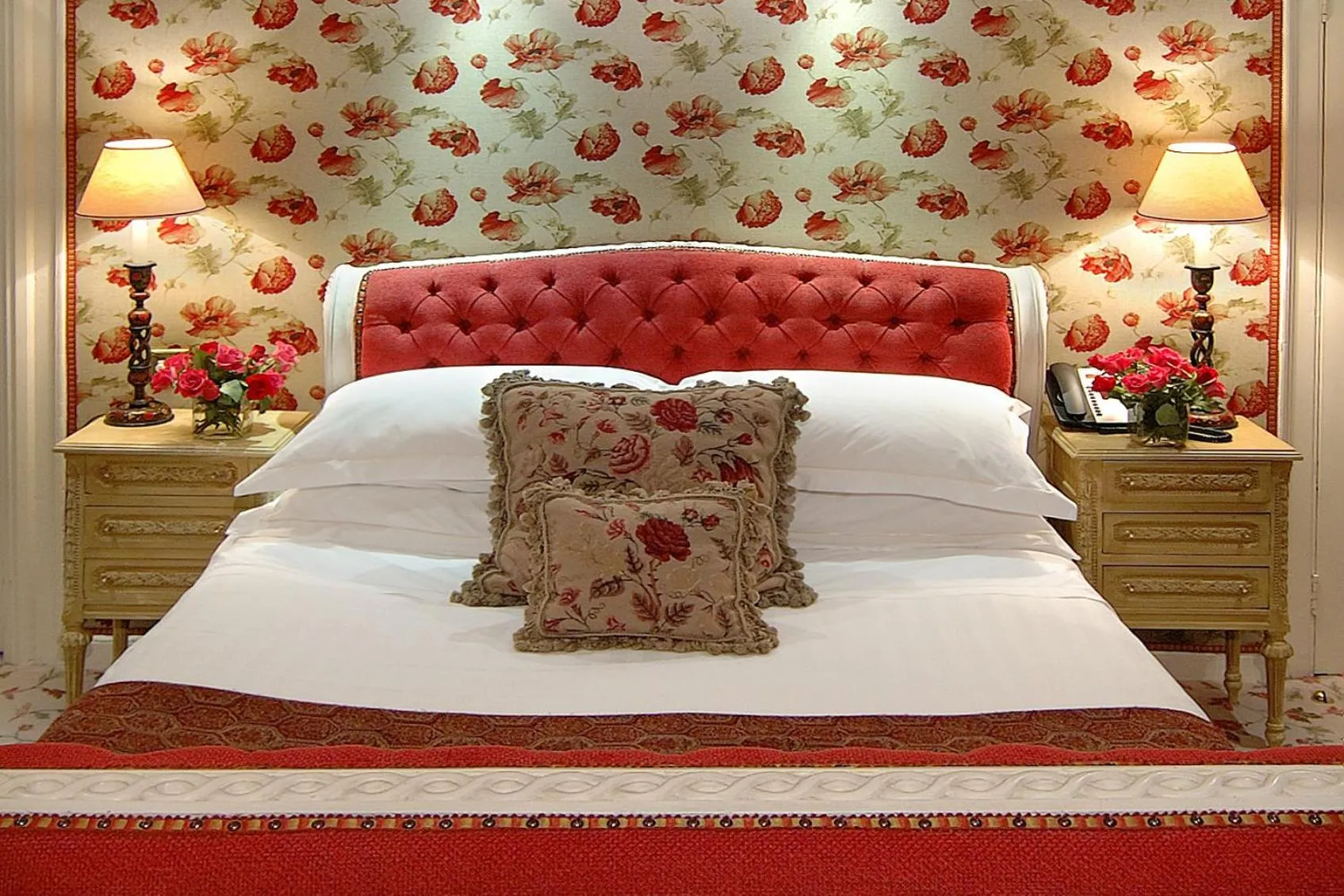 Photo of the whole room, Bed in Summer Lodge Country House Hotel