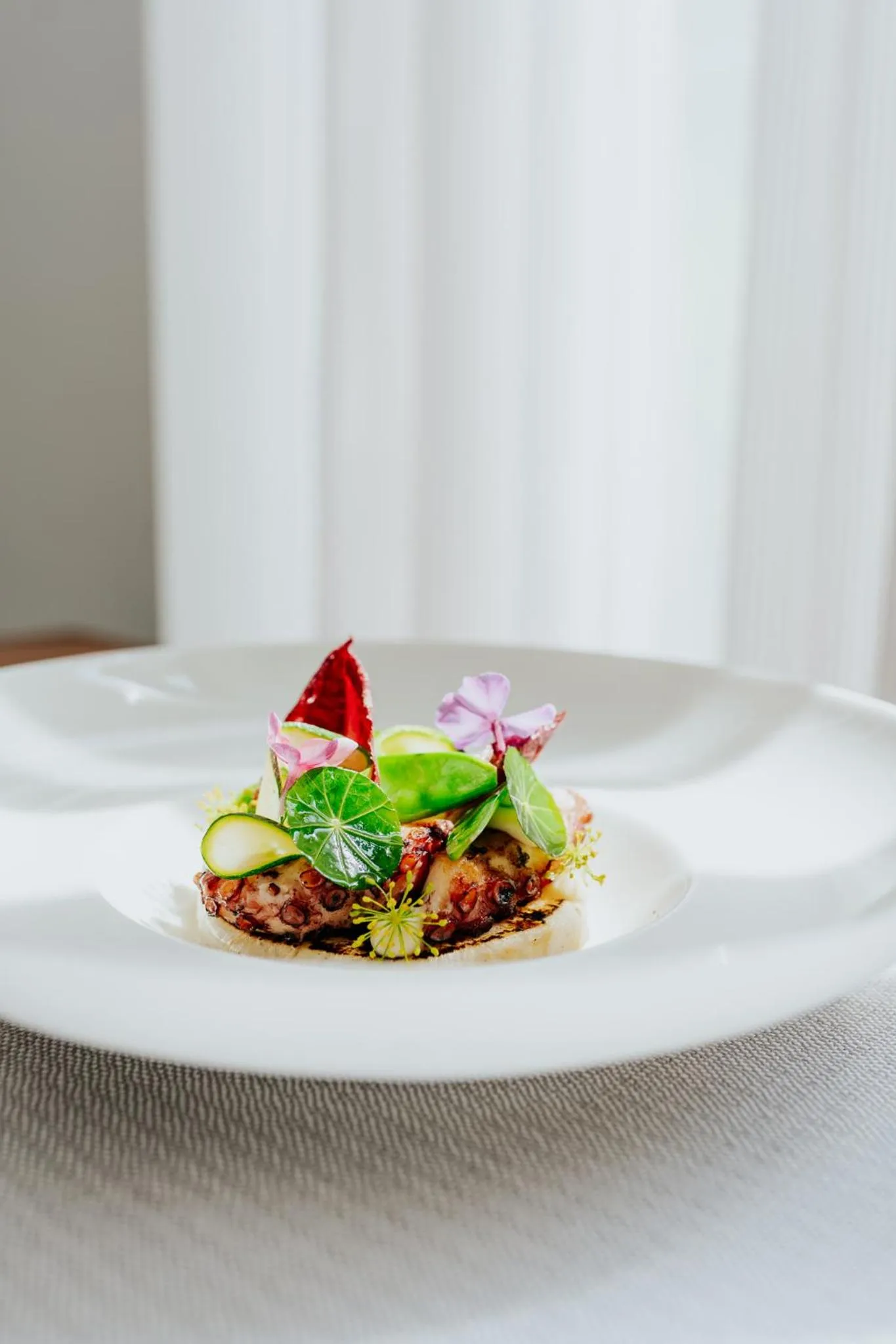 Restaurant/places to eat in Grand Ascot Hotel