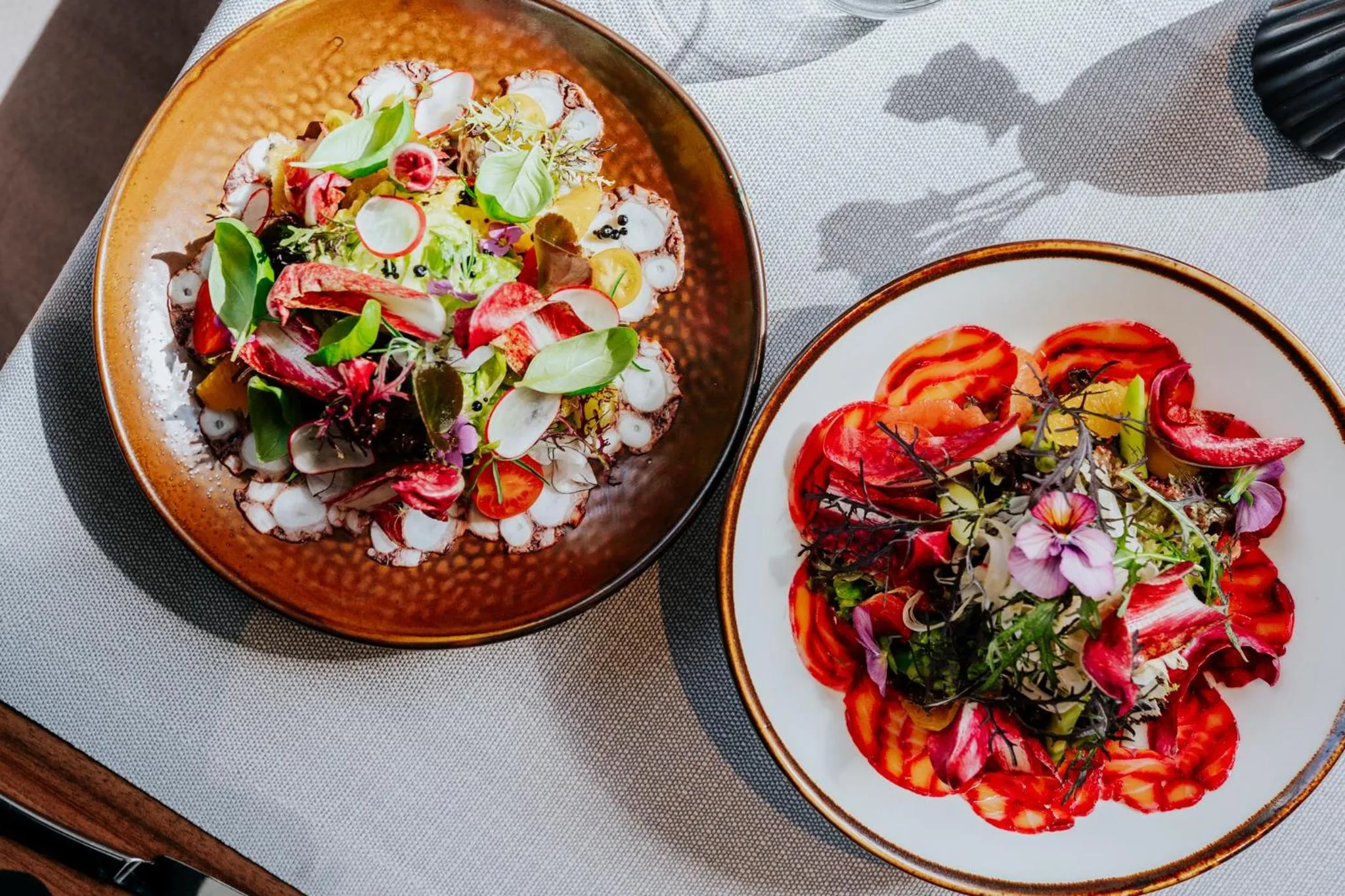 Restaurant/places to eat in Grand Ascot Hotel