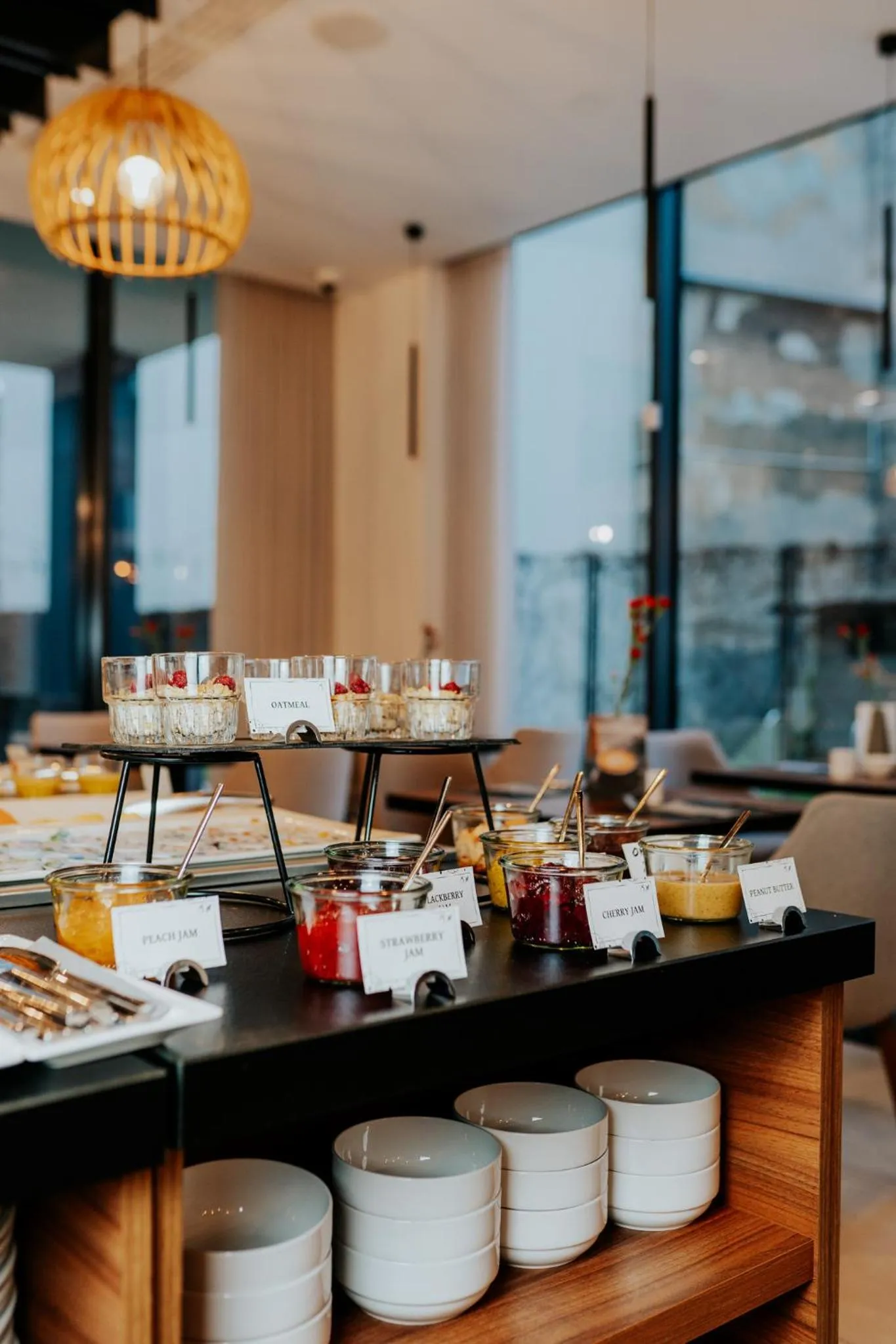 Restaurant/places to eat in Grand Ascot Hotel