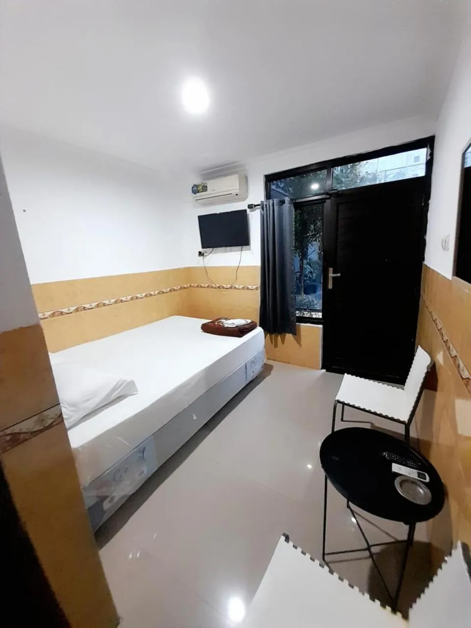 Bedroom, Bed in Hotel Srikandi Baru