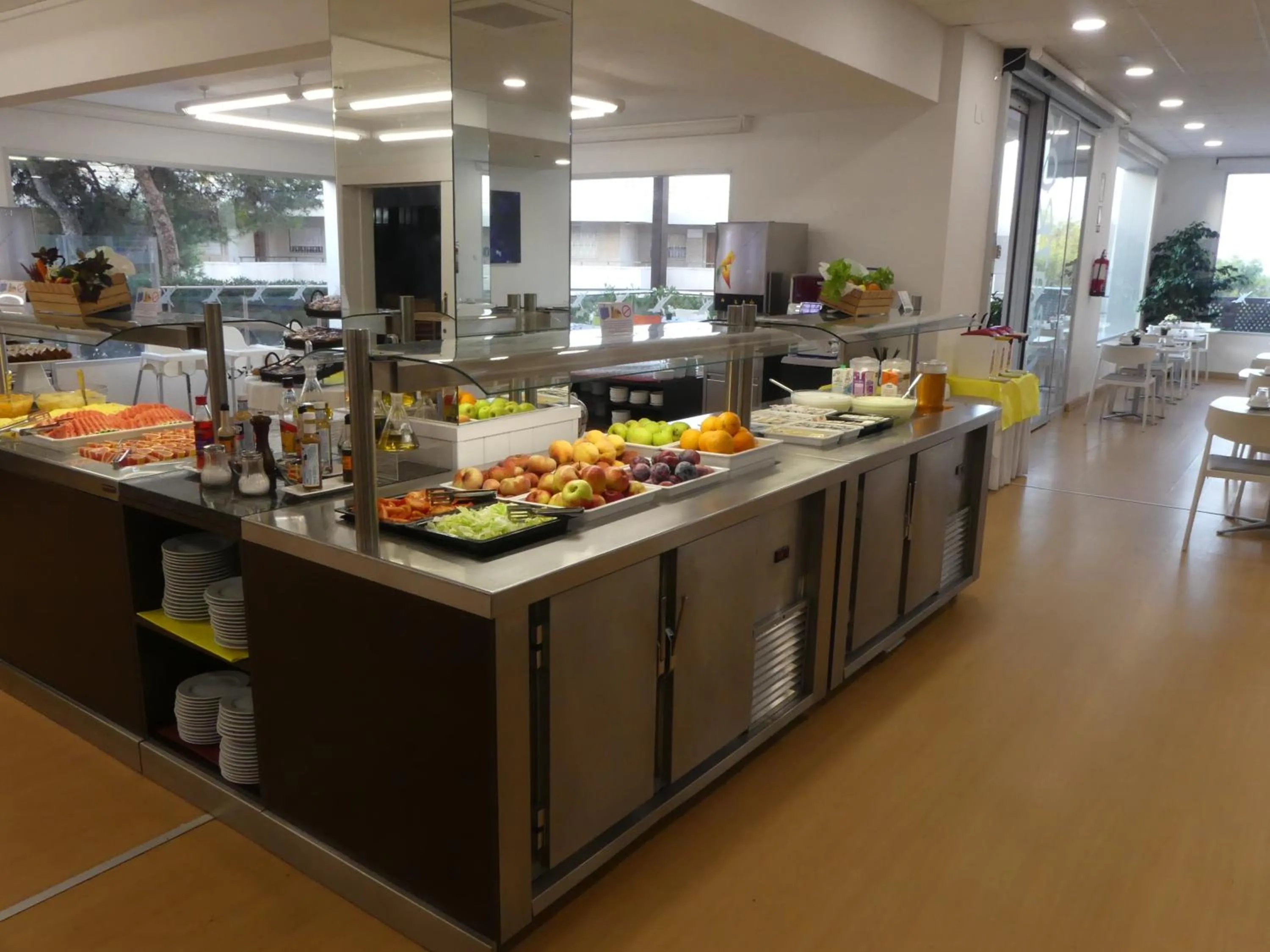 Restaurant/places to eat in Albatros Family