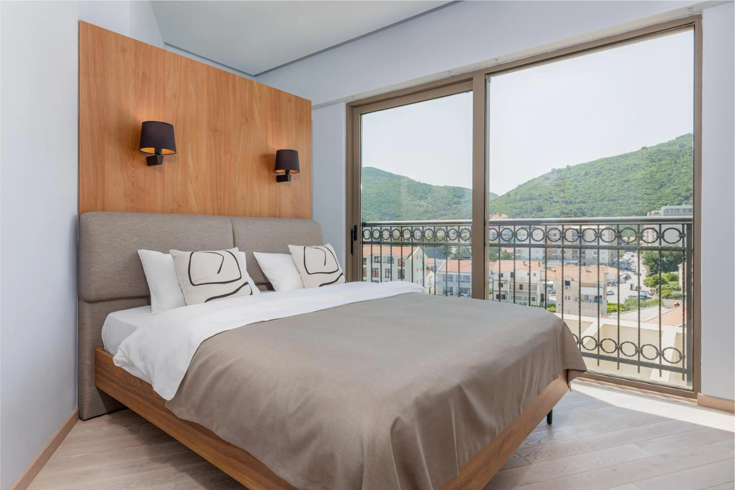 Bed in Hotel Kadmo by Aycon