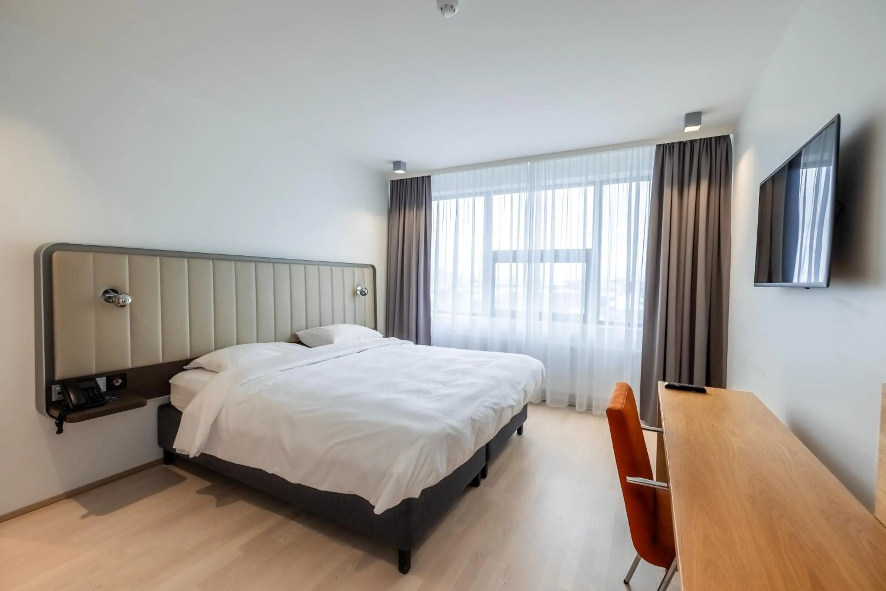 Photo of the whole room, Bed in Park Inn by Radisson Reykjavik Keflavík Airport