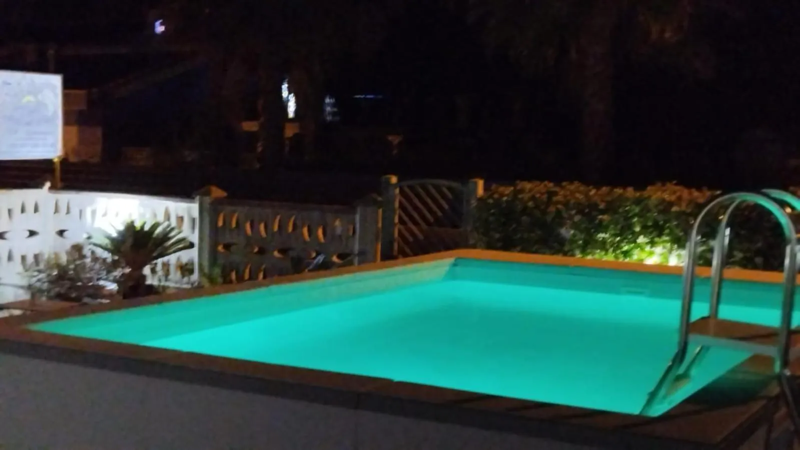 Swimming pool in B&B Oasi al Mare