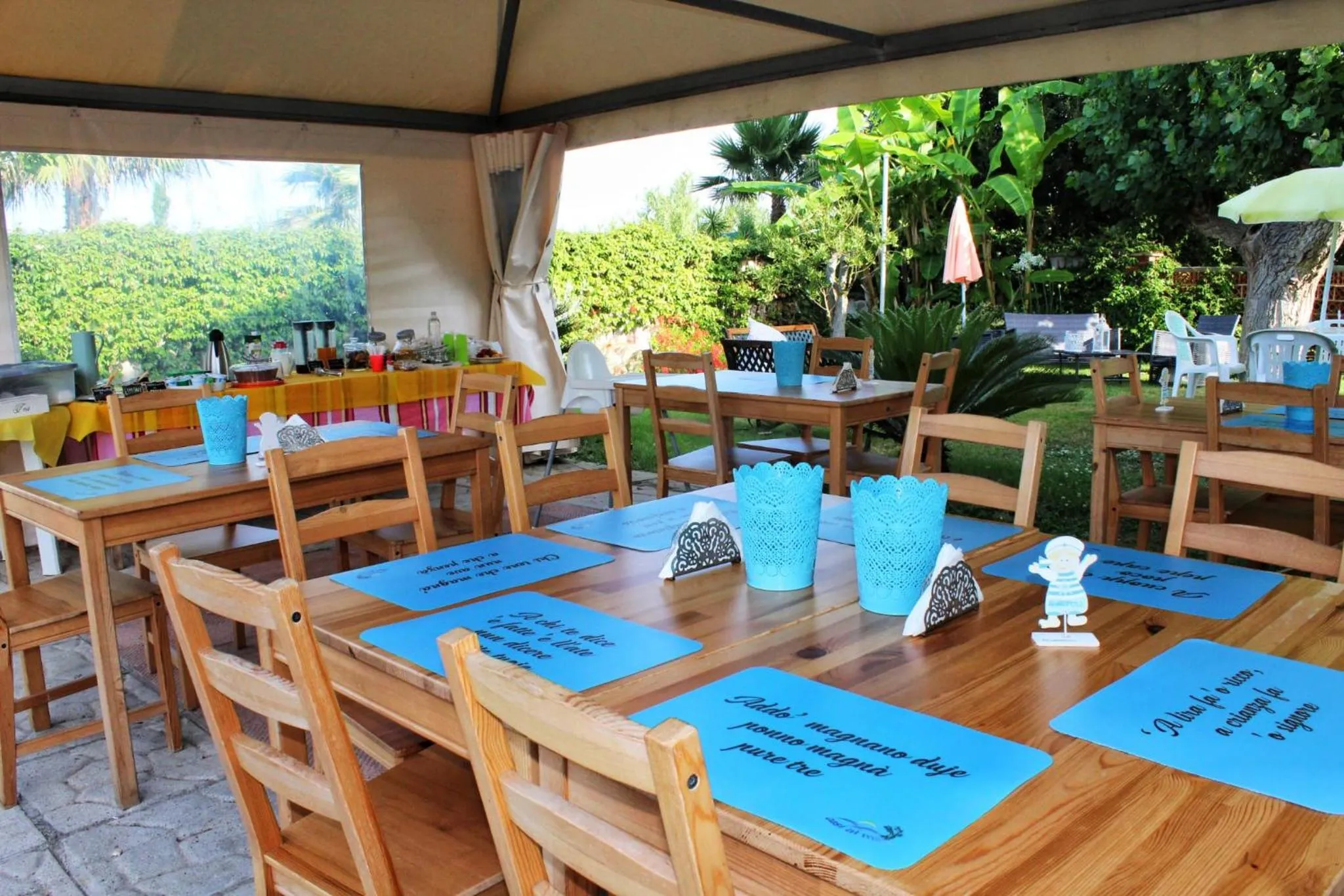 Restaurant/places to eat in B&B Oasi al Mare