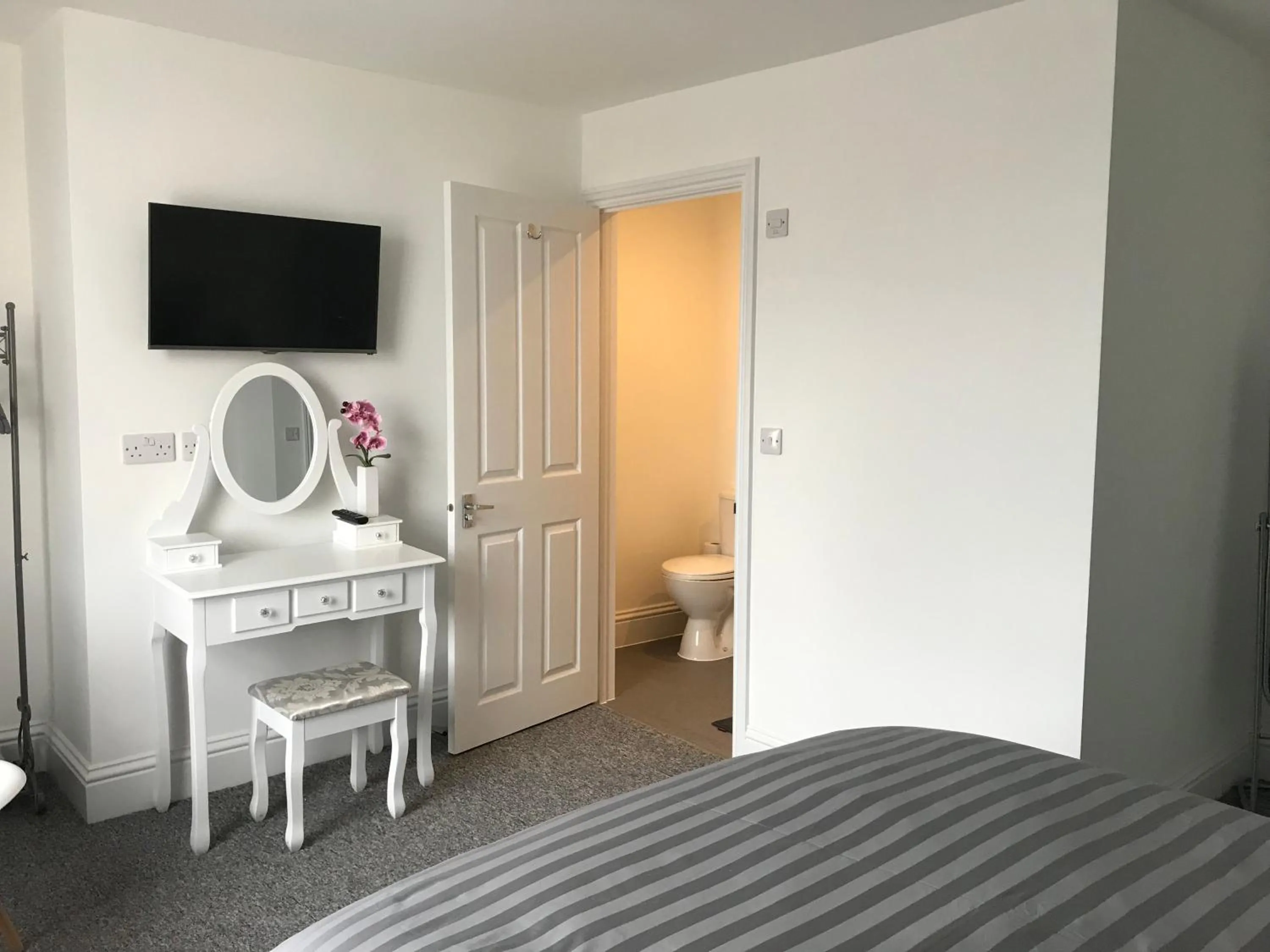 Bed in Sherwood Hotel