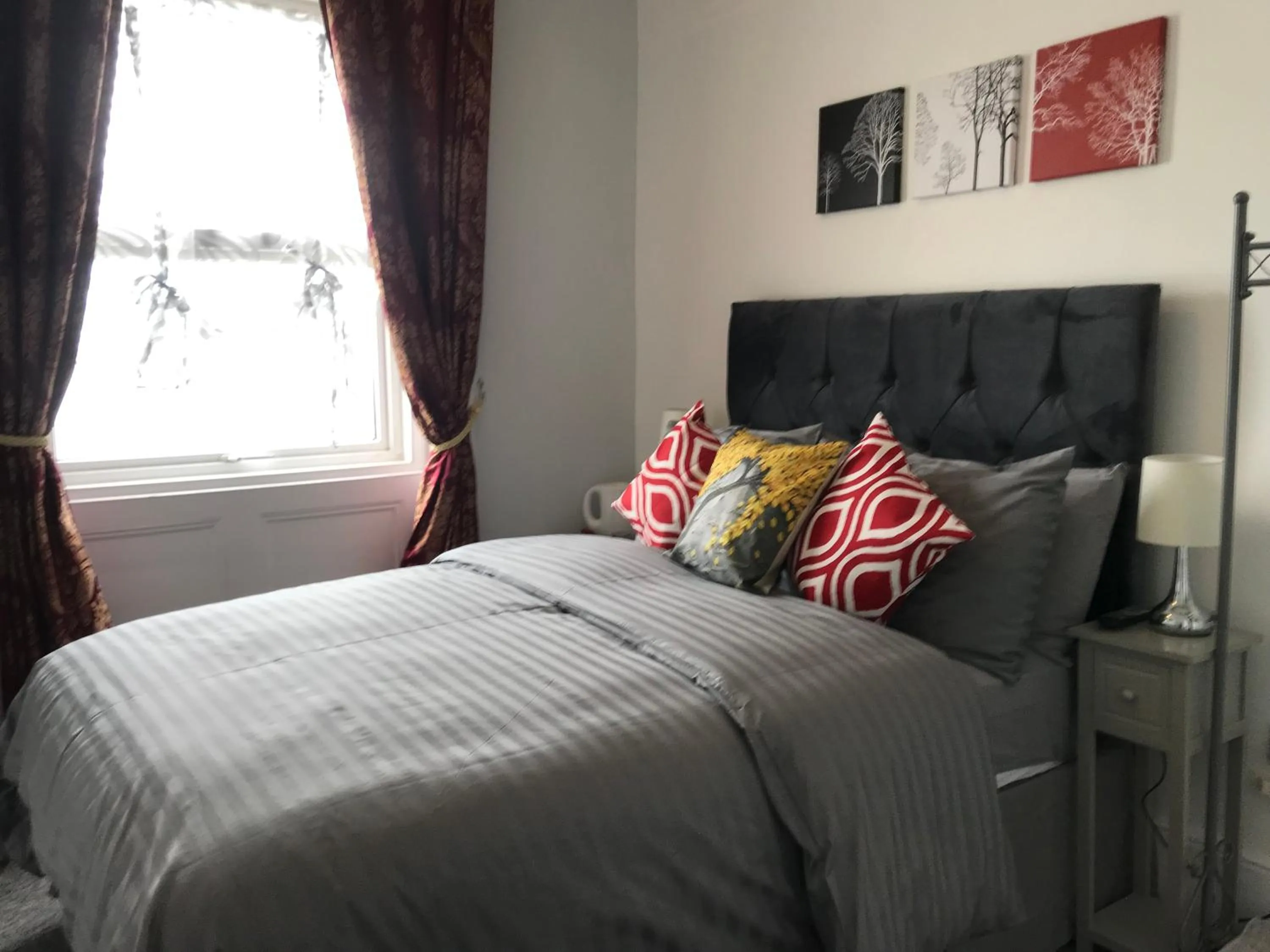 Bed in Sherwood Hotel