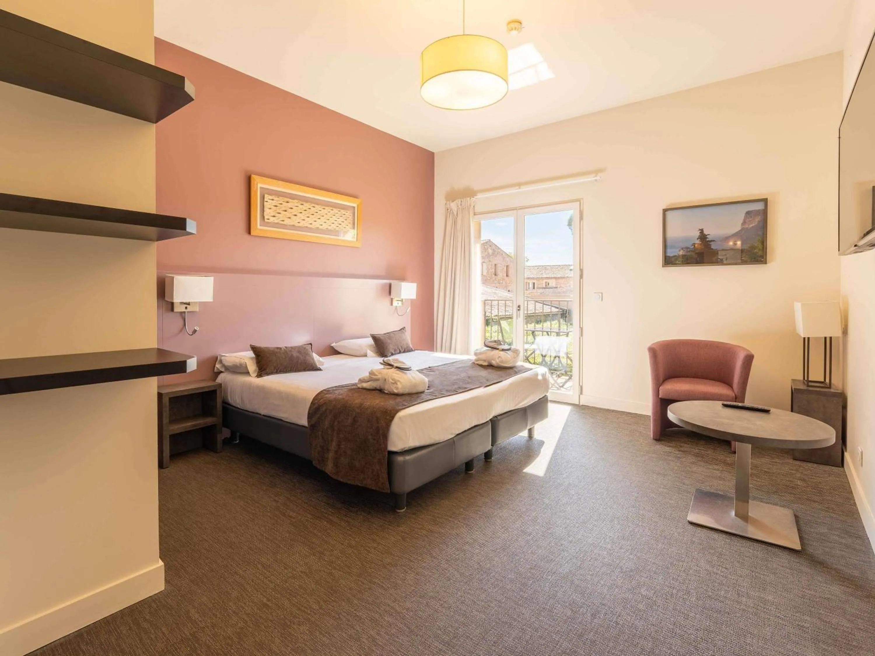 Bedroom, Bed in Mercure Aix-En-Provence Sainte-Victoire