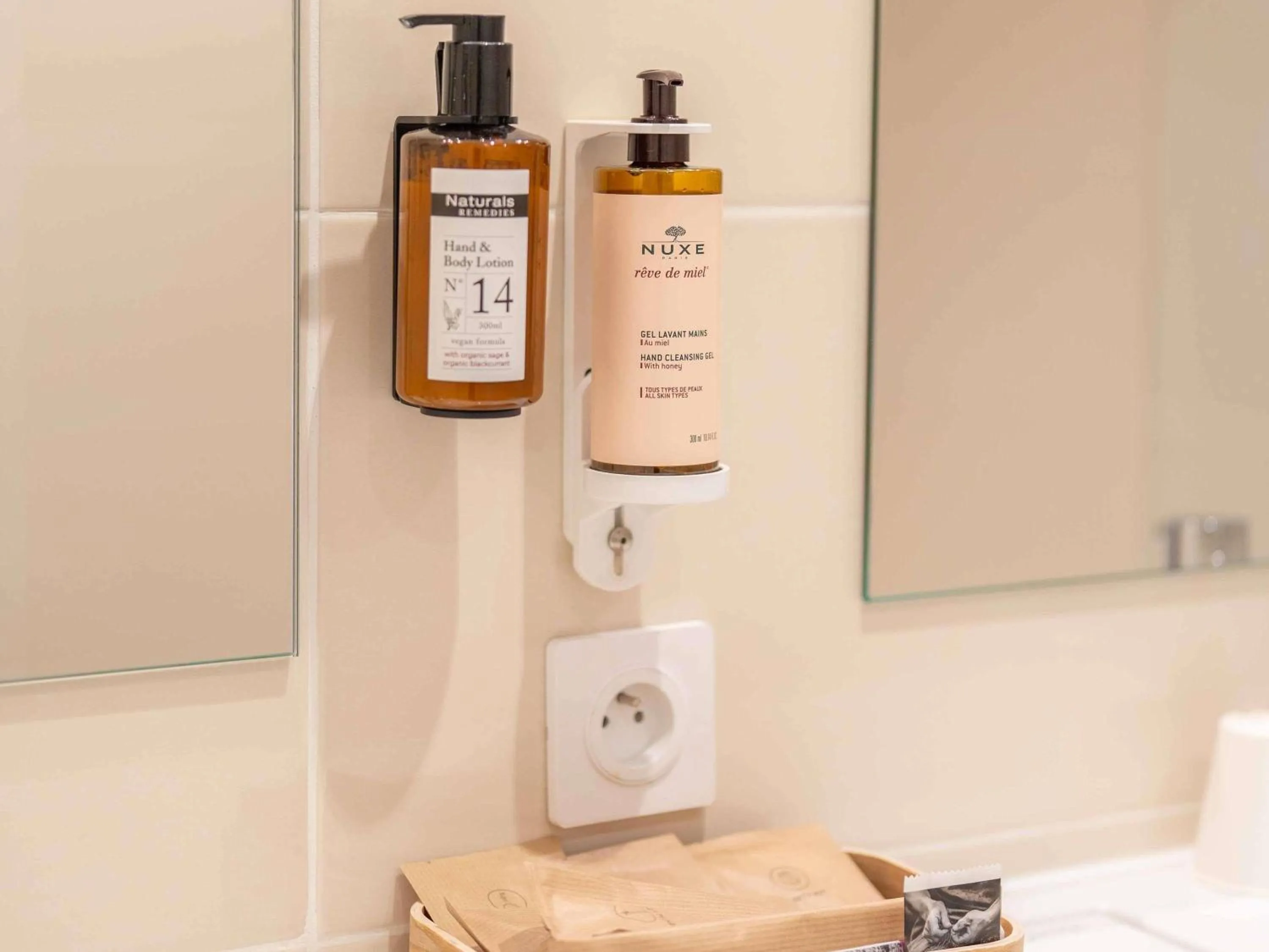 Bedroom in Mercure Aix-En-Provence Sainte-Victoire