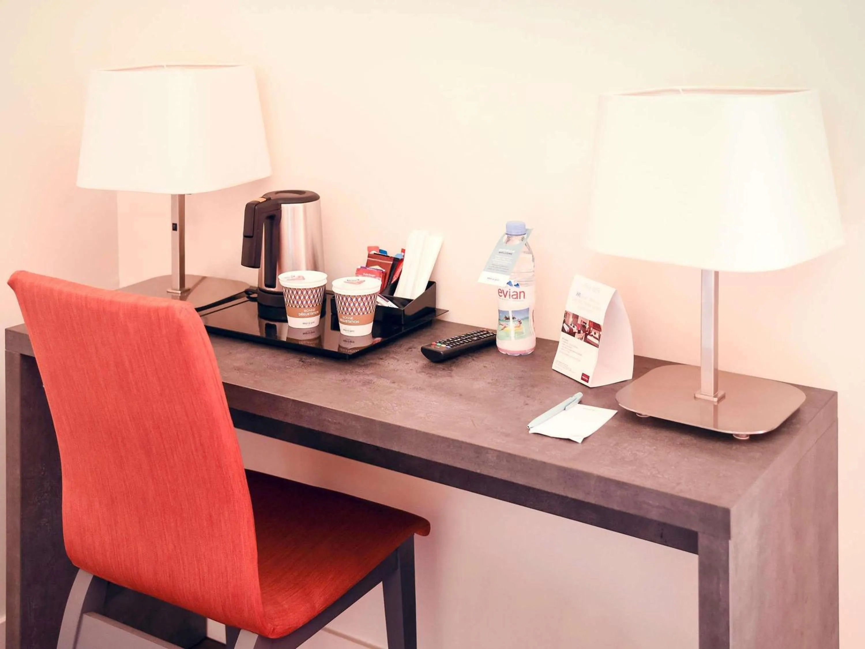 Bedroom in Mercure Aix-En-Provence Sainte-Victoire