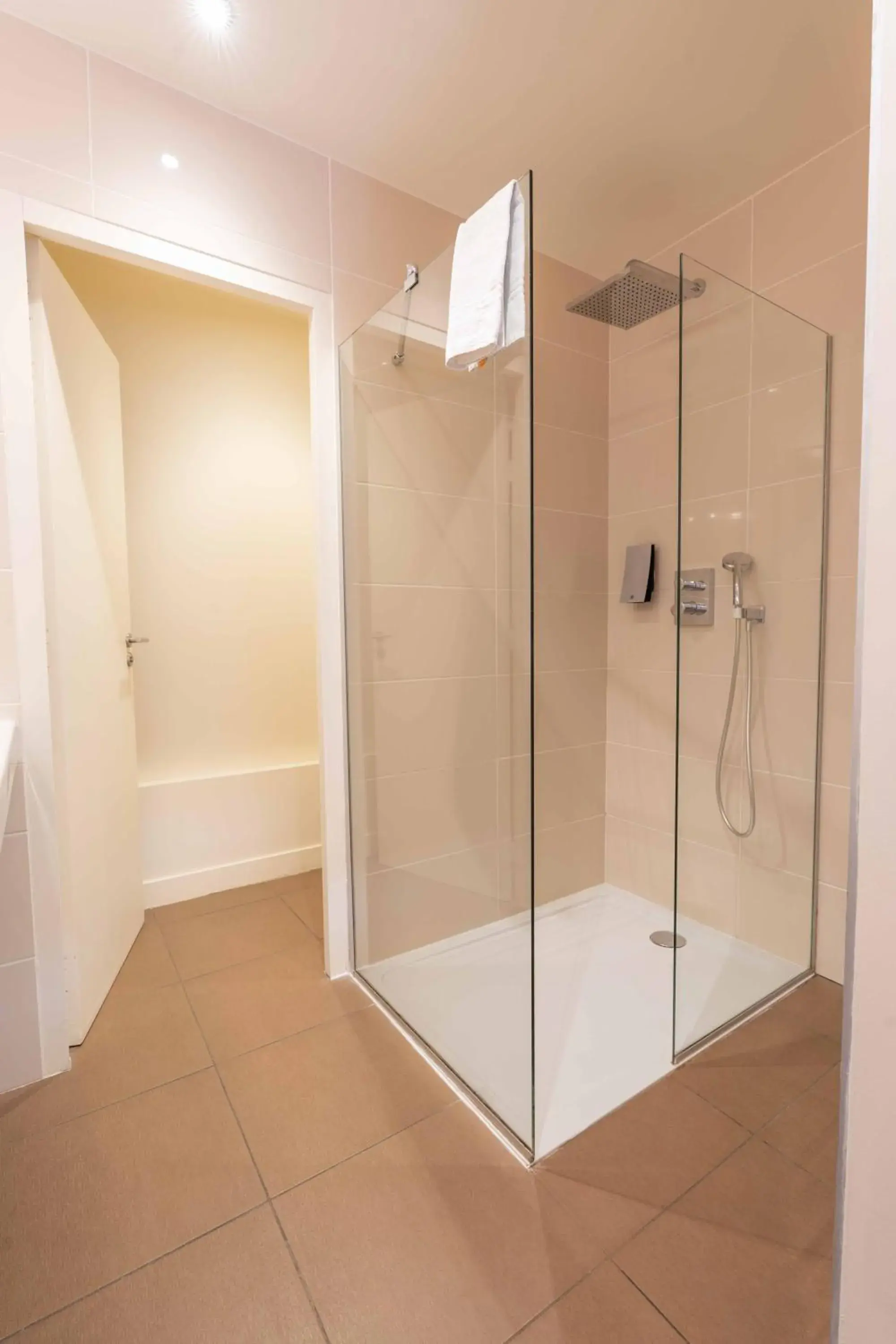 Superior Double Room in Mercure Aix-En-Provence Sainte-Victoire Superior Double Room in Mercure Aix-En-Provence Sainte-Victoire