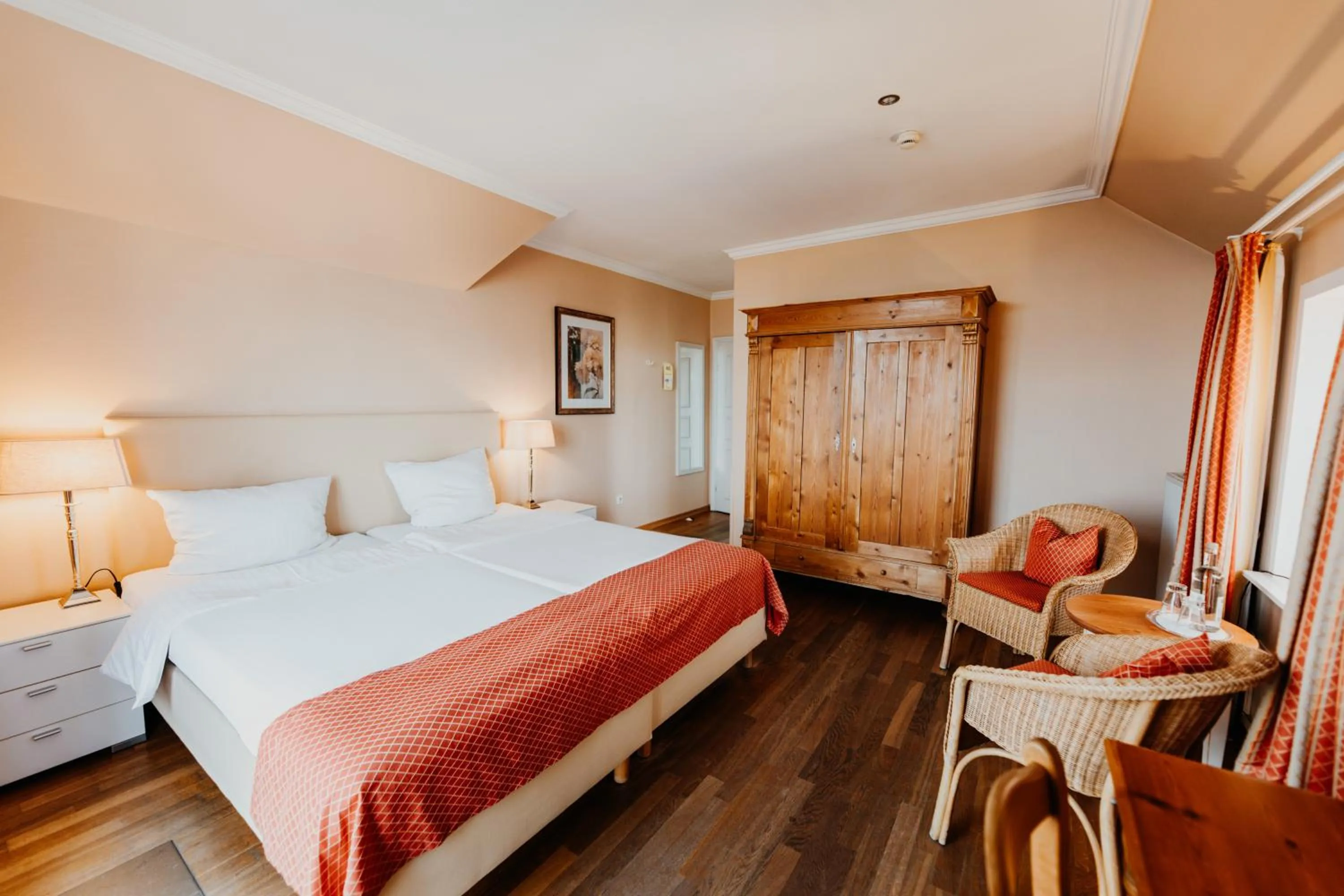 Photo of the whole room, Bed in Hotel Hüttmann